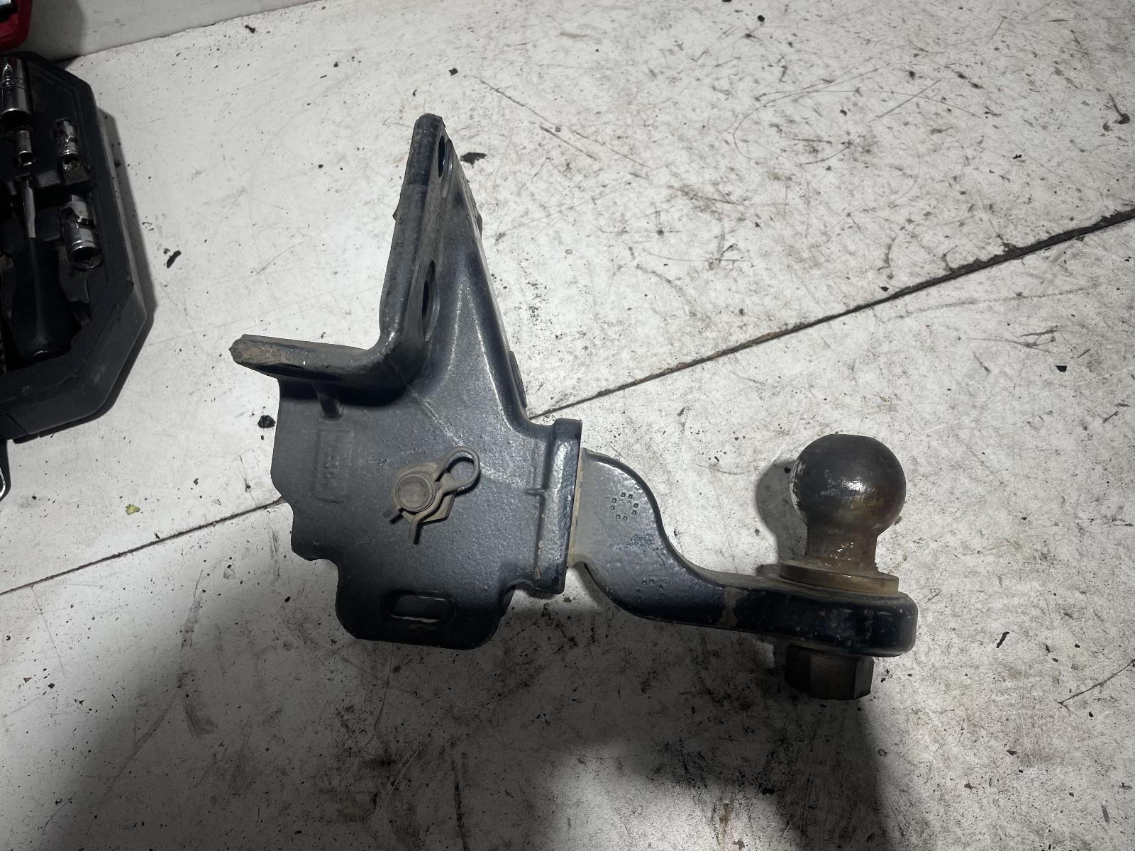 View Auto part Towbar Toyota Prado 2007