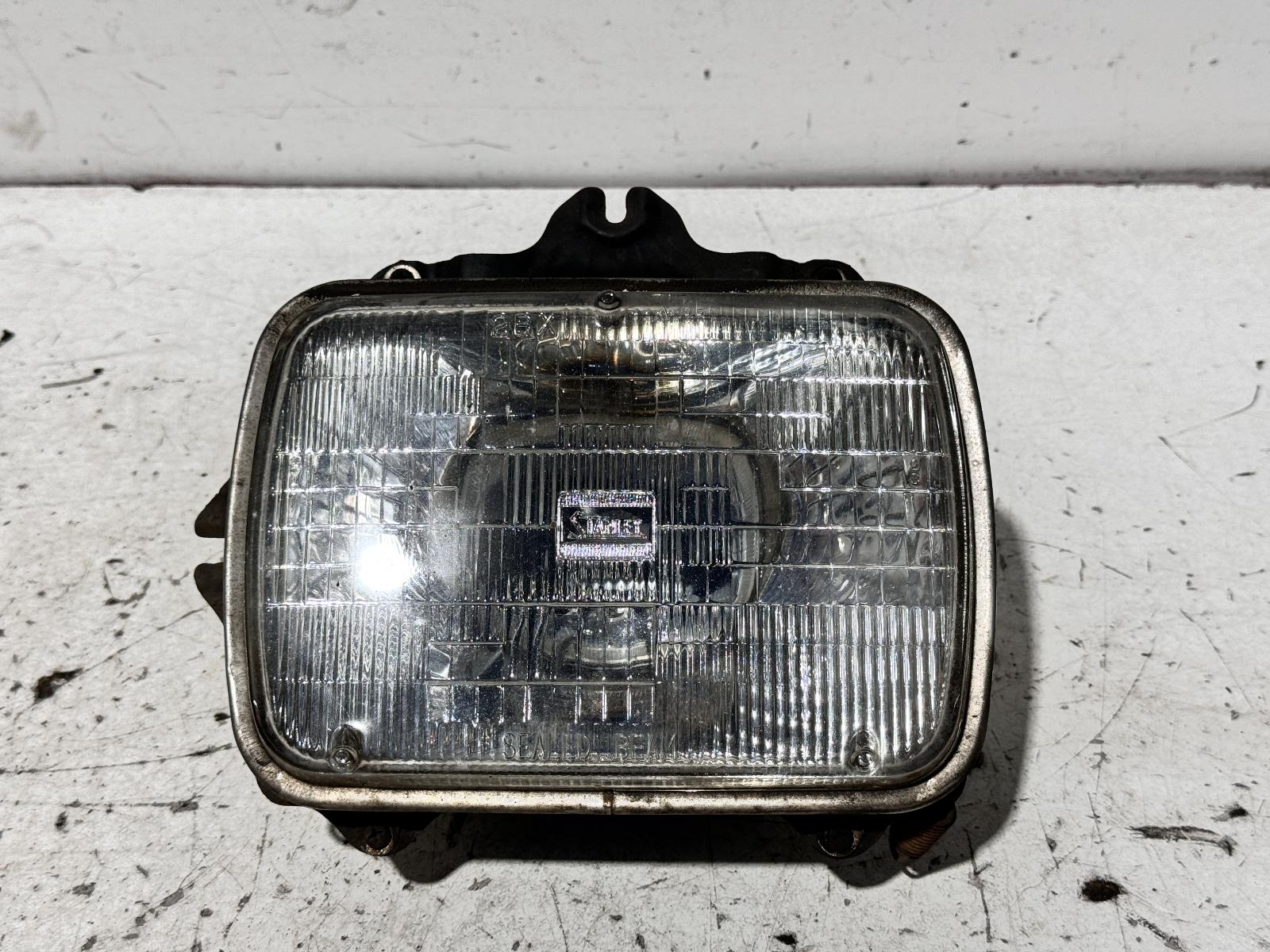 View Auto part Left Headlamp Toyota Hilux 1989