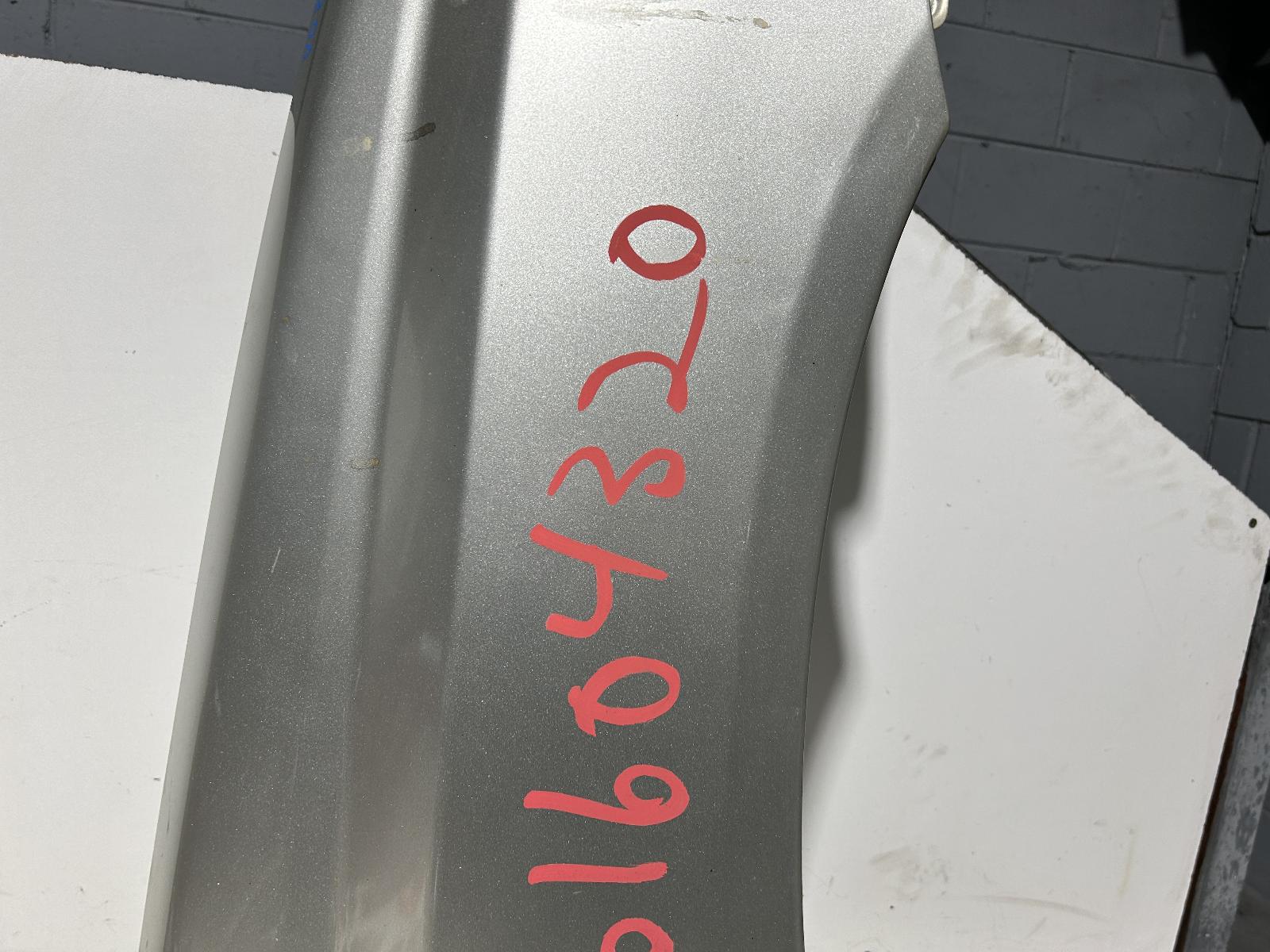 View Auto part Right Guard Toyota Kluger 2003