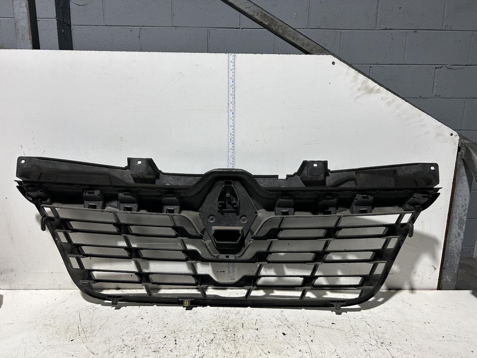 View Auto part Grille Renault Master 2016