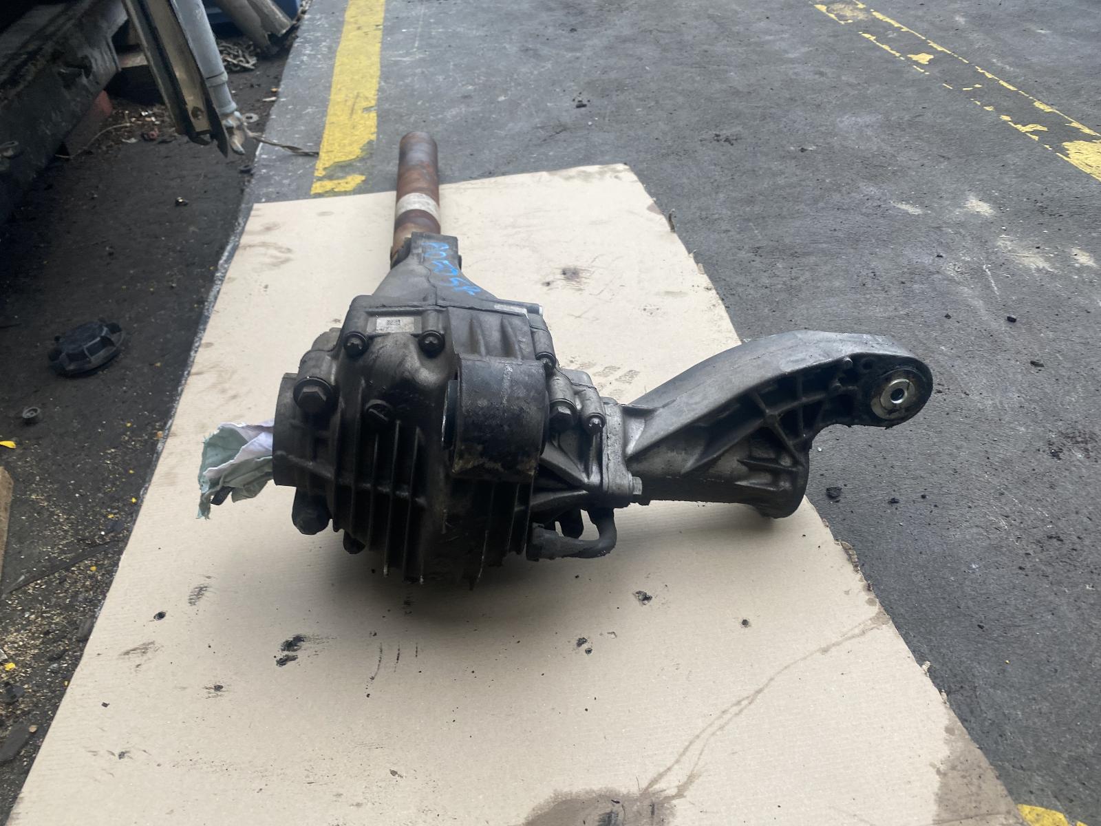 View Auto part Differential Centre Jeep Grandcherokee 2012