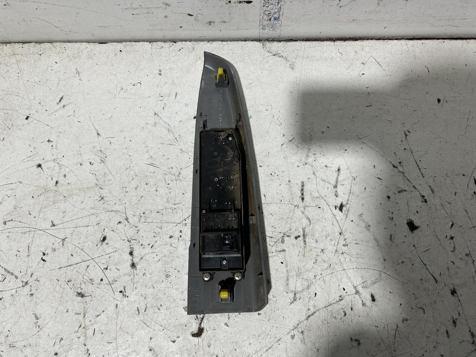 View Auto part Pwr Dr Wind Switch Toyota Hilux 2010