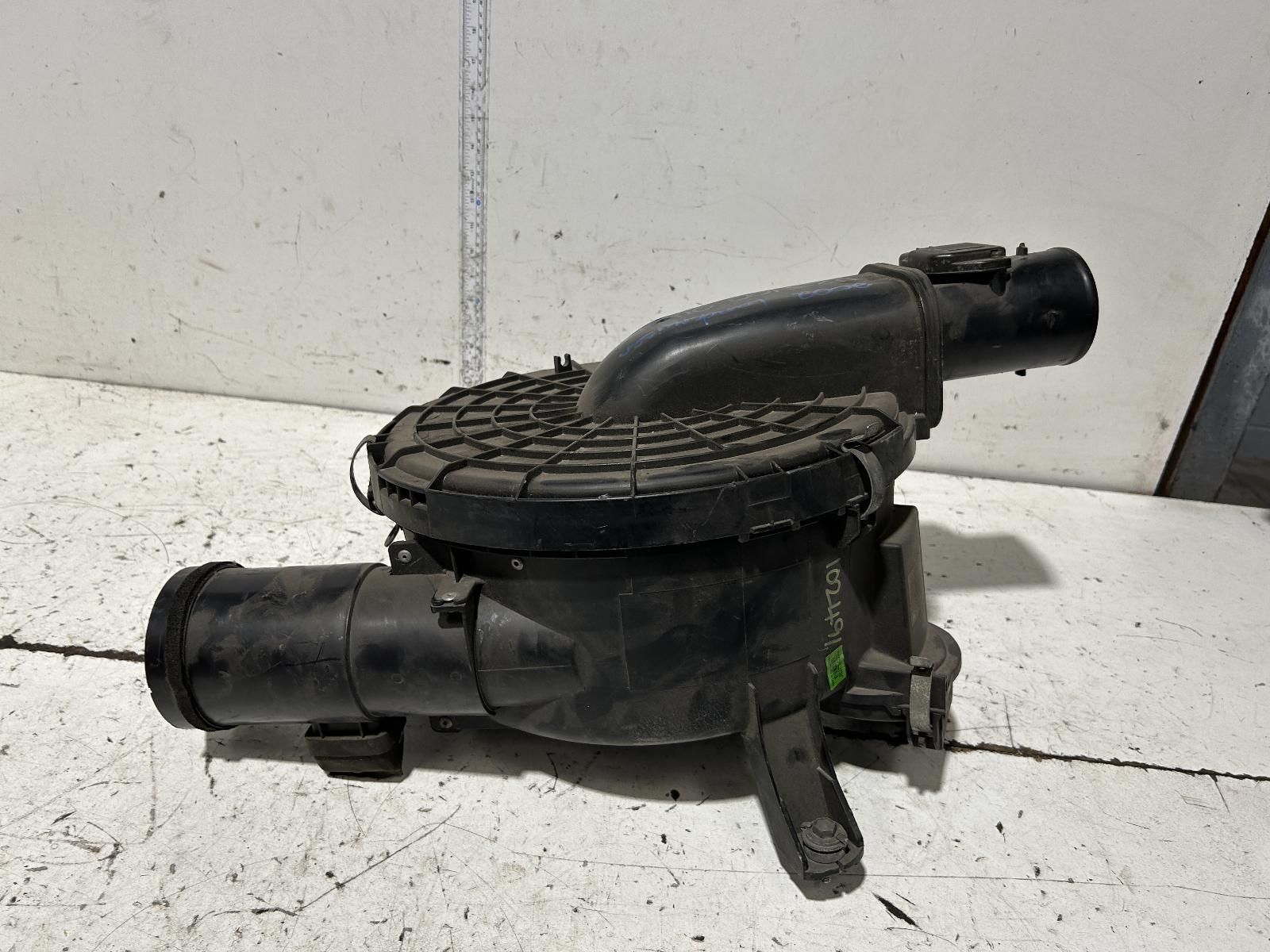 View Auto part Air Cleaner/Box Toyota Landcruiser 2006