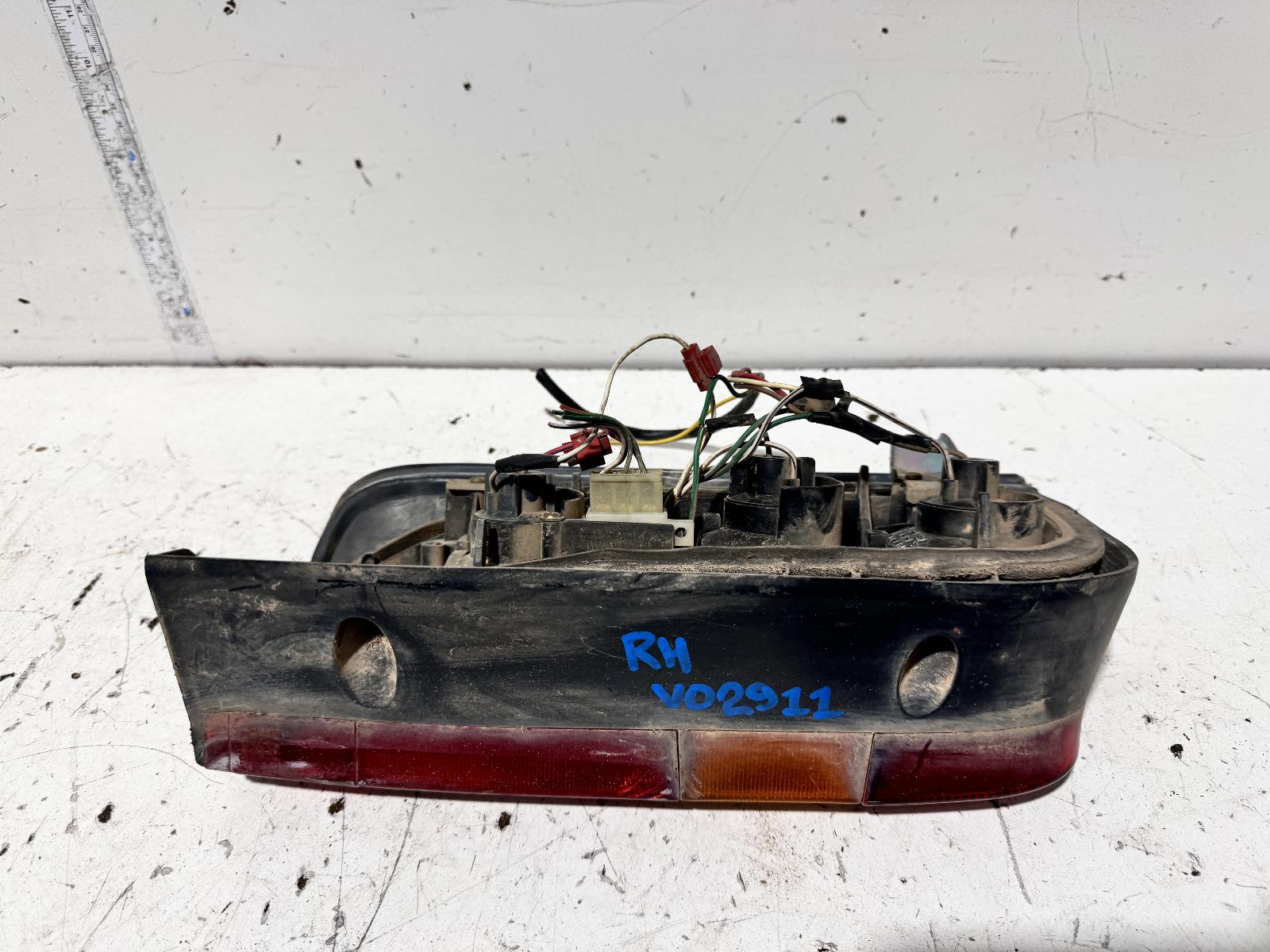View Auto part Right Taillight Toyota Hiace 1990