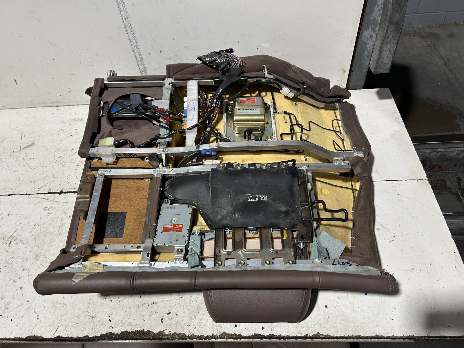 View Auto part 2nd Seat (Rear Seat) Lexus Ls400 1990