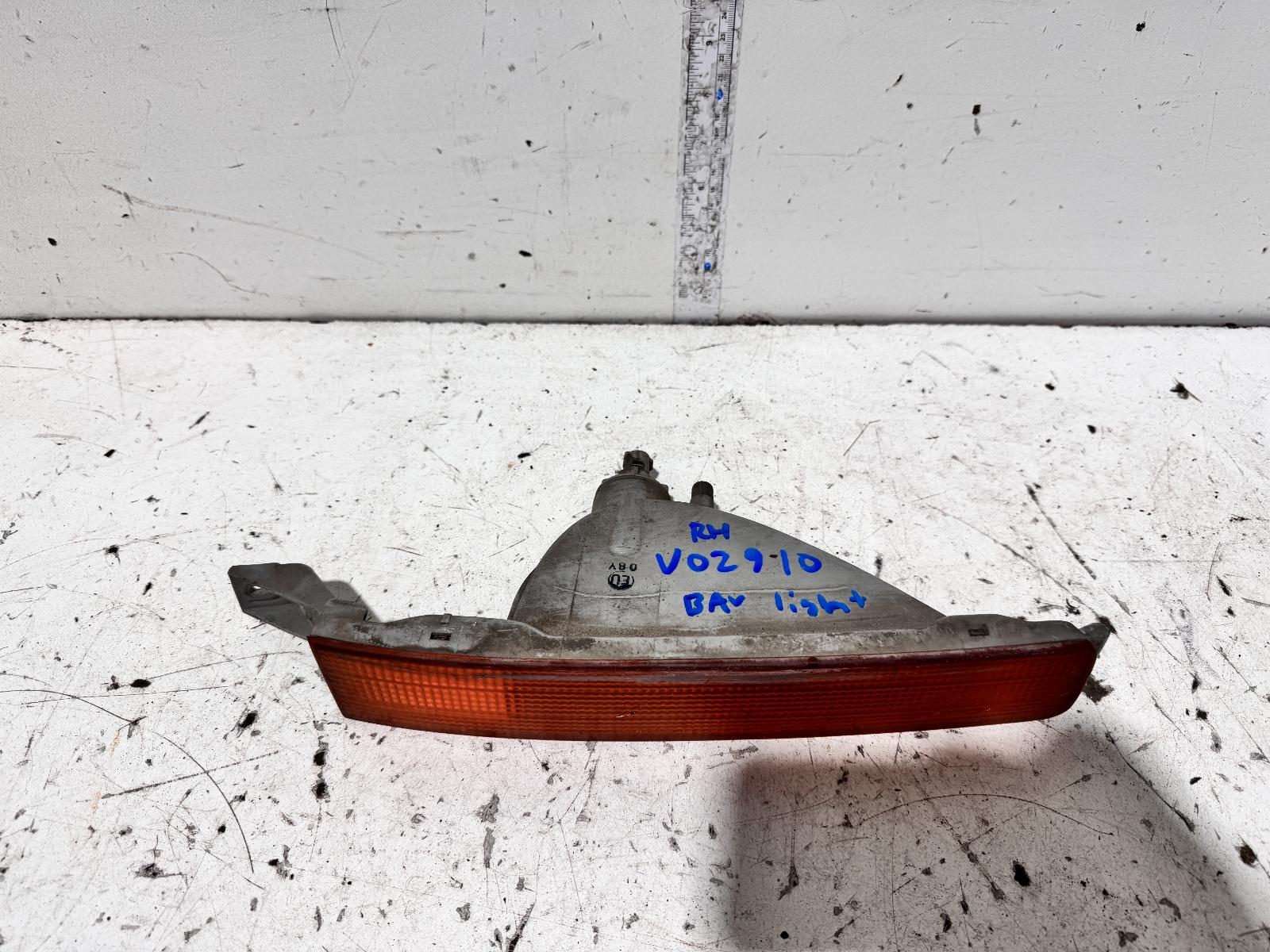 View Auto part Right Indicator/Fog/Side Lexus Ls400 1990