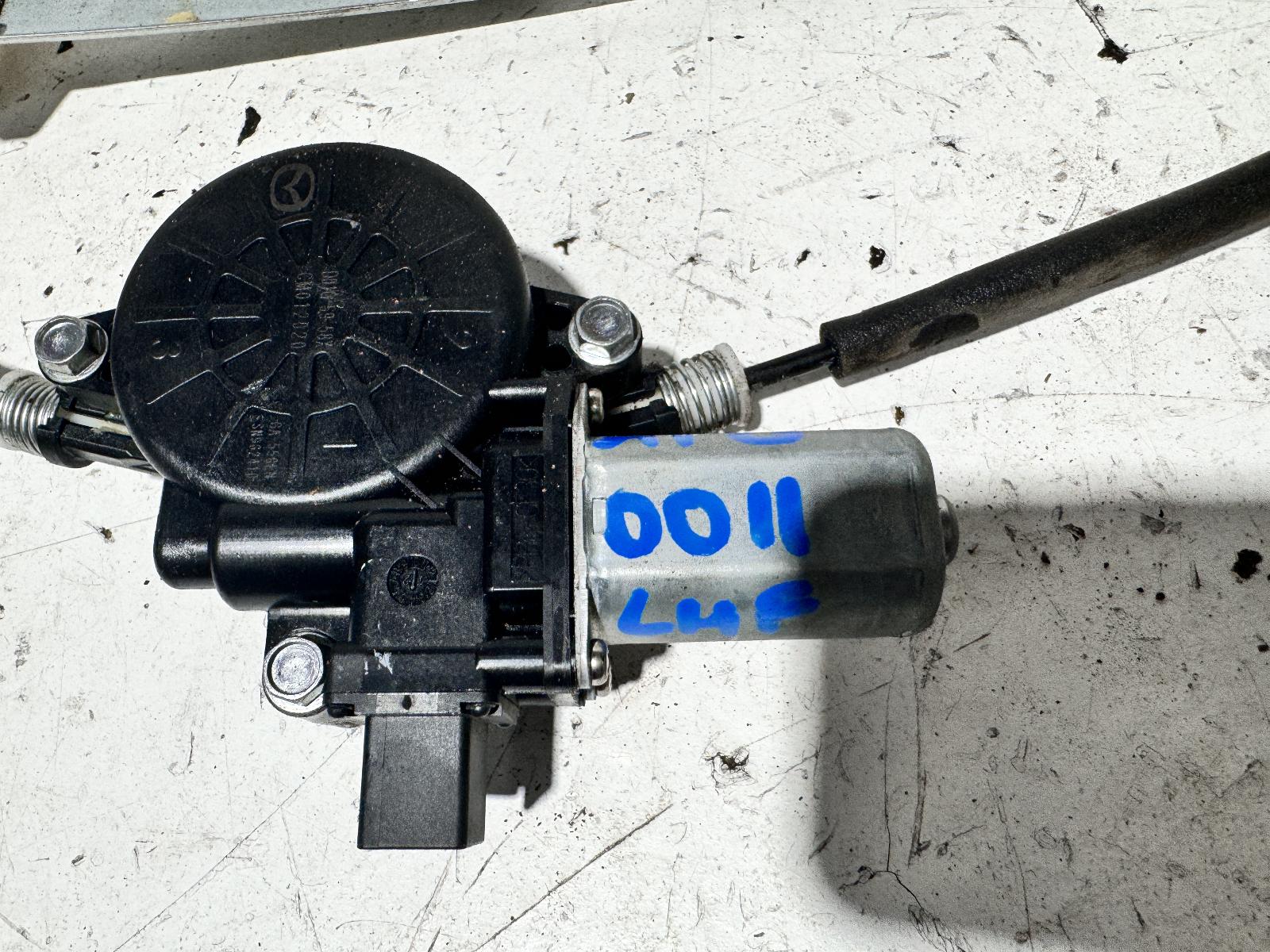 View Auto part Left Front Window Reg/Motor Mazda Cx5 2012