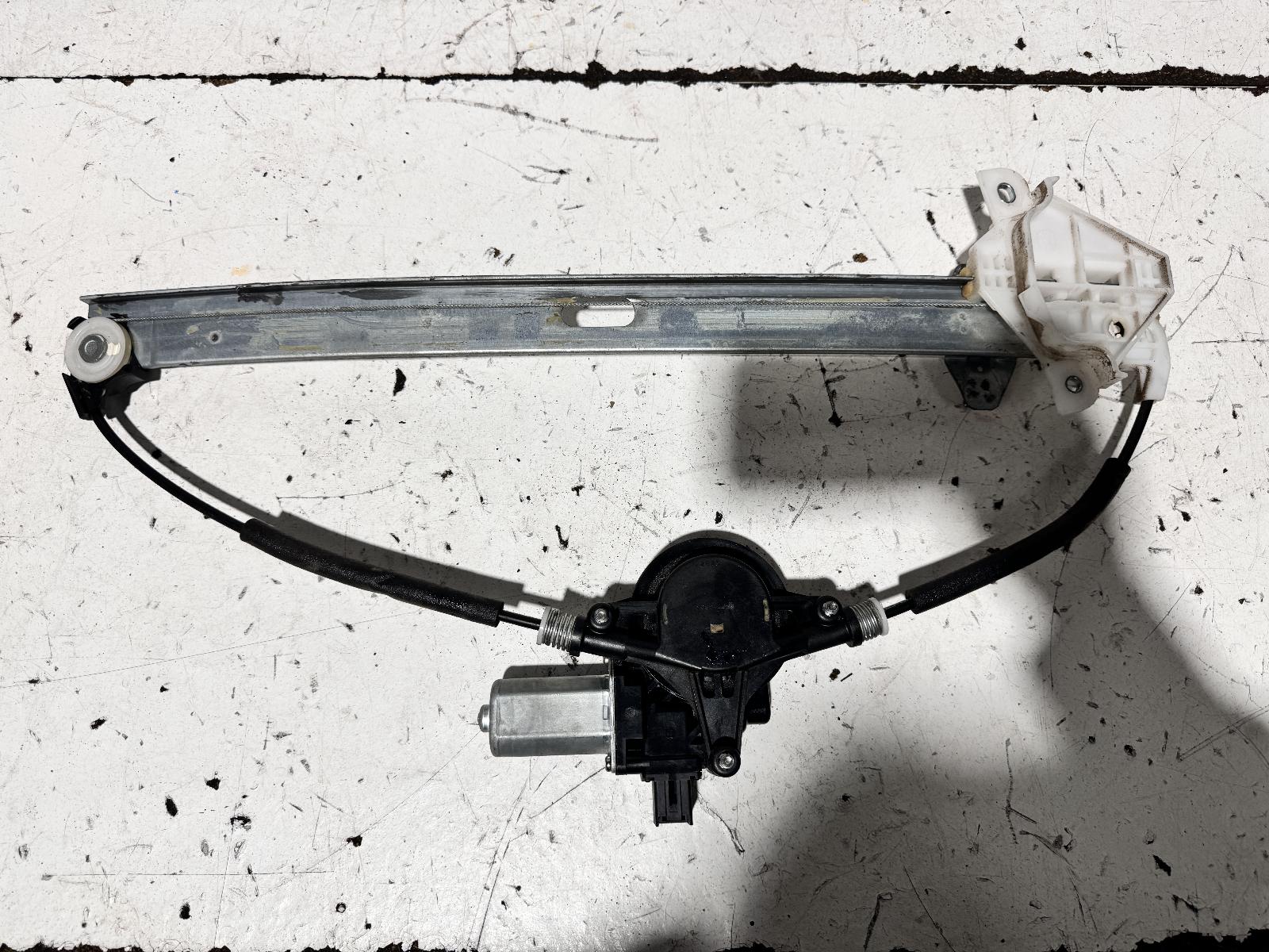 View Auto part Left Front Window Reg/Motor Mazda Cx5 2012