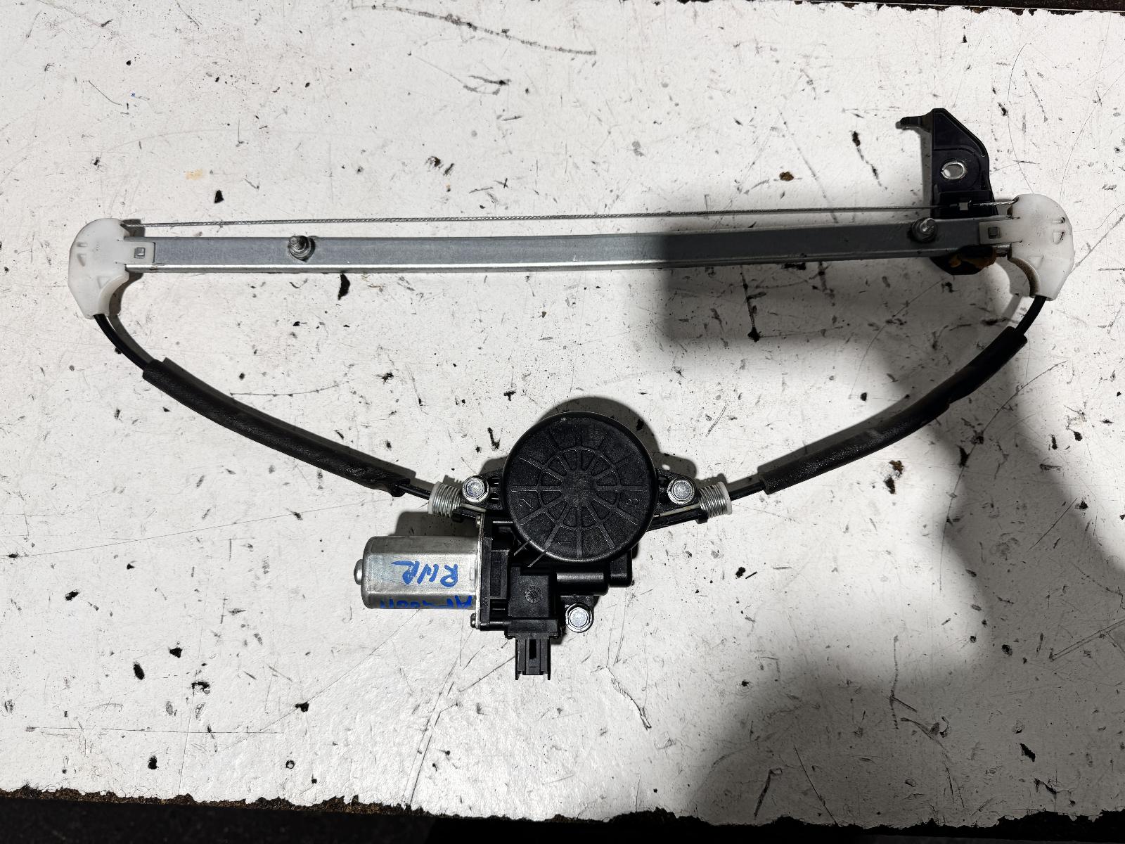 View Auto part Right Rear Wnd Reg/Motor Mazda Cx5 2012
