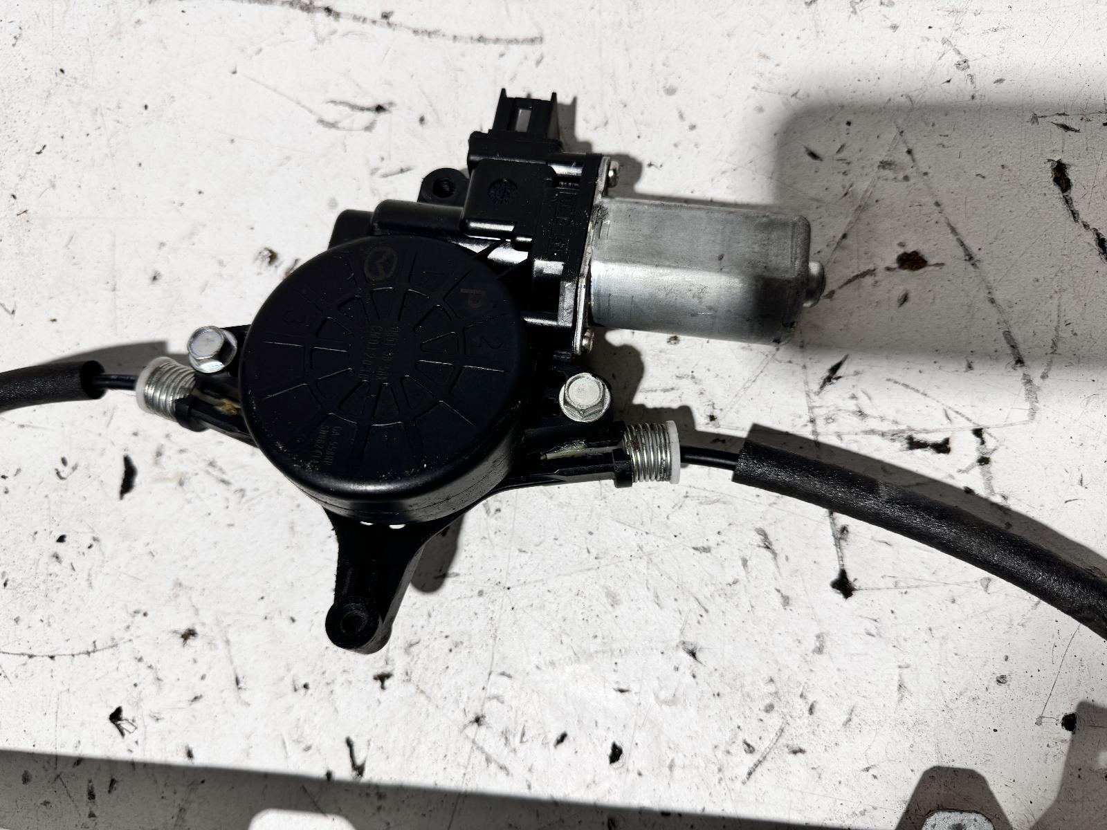 View Auto part Right Front Window Reg/Motor Mazda Cx5 2012