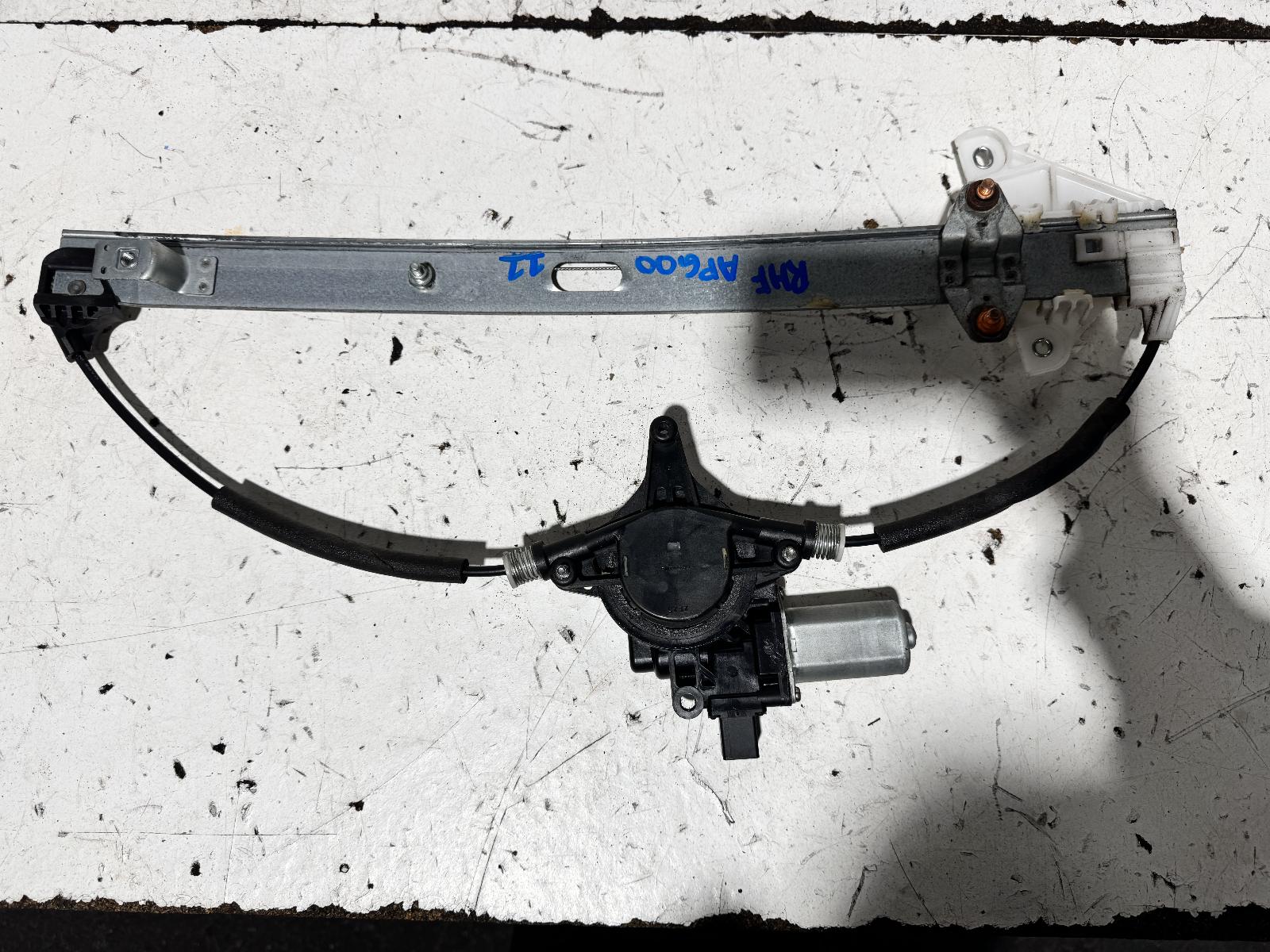 View Auto part Right Front Window Reg/Motor Mazda Cx5 2012
