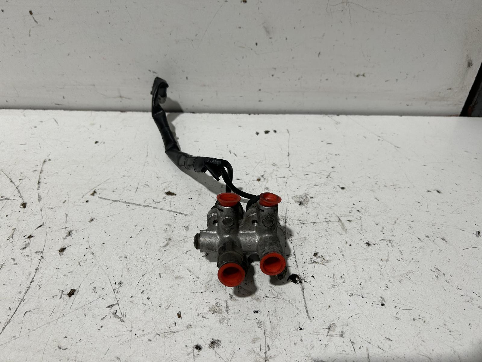 View Auto part Air Ride Compressor Lexus Ls400 1990