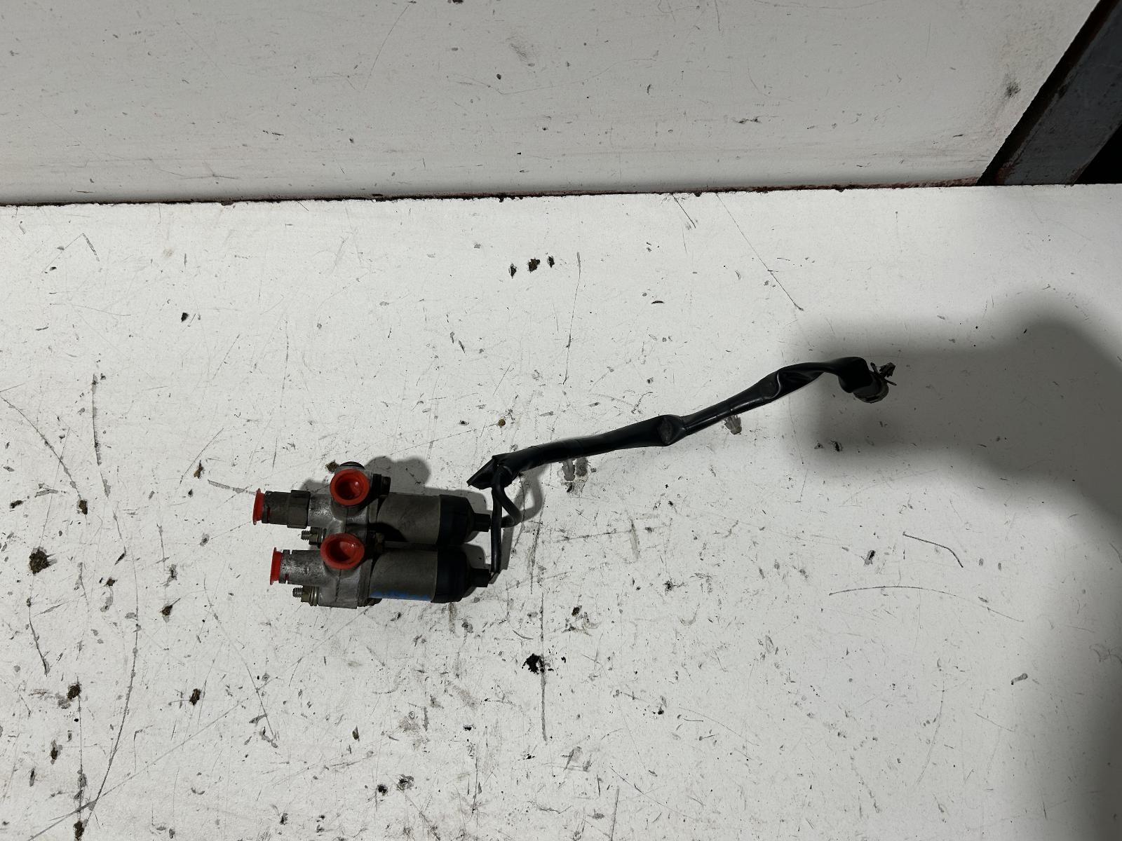 View Auto part Air Ride Compressor Lexus Ls400 1990