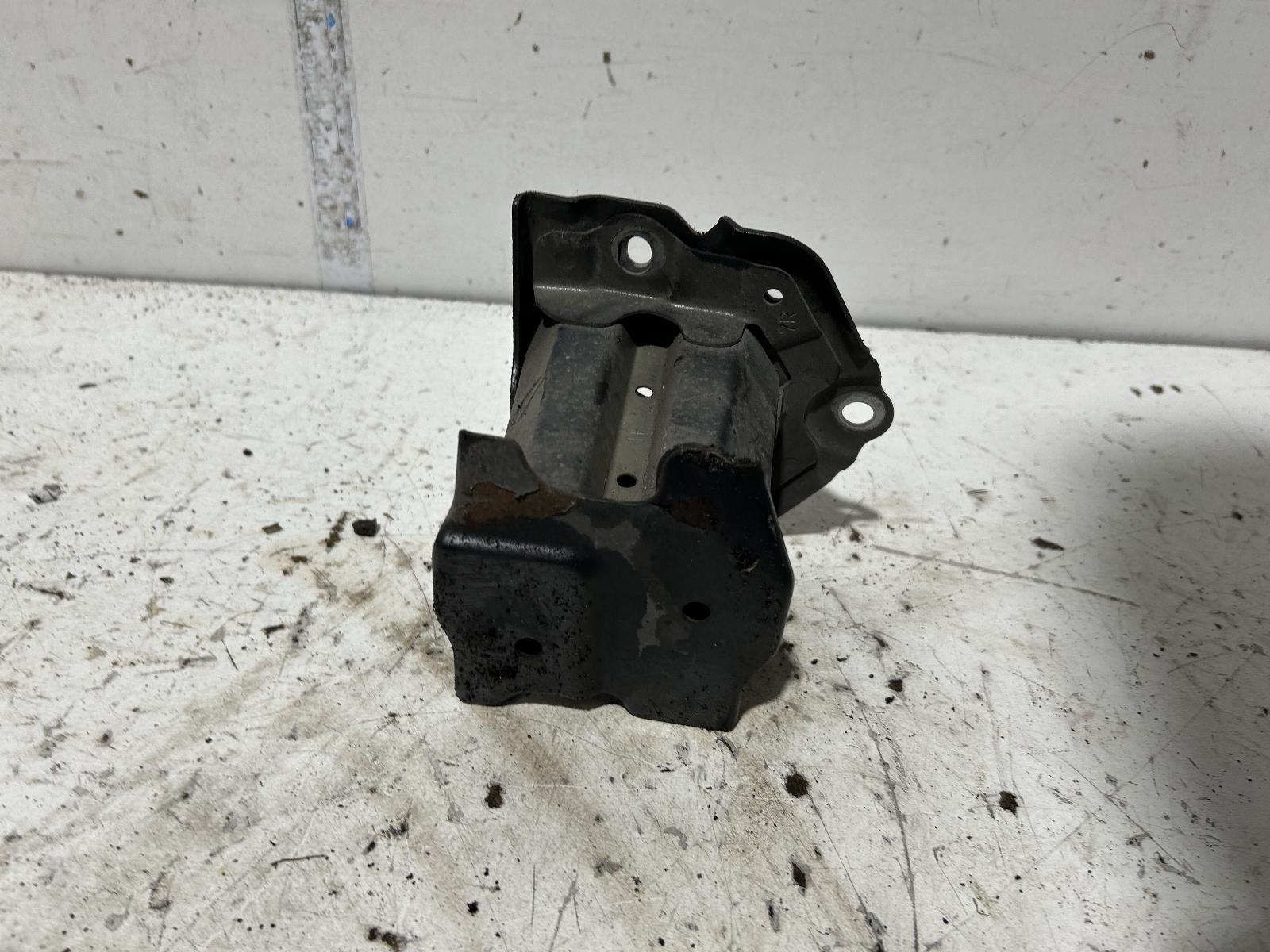 View Auto part R/Bar Bracket/Reinfo Toyota Corolla 2008