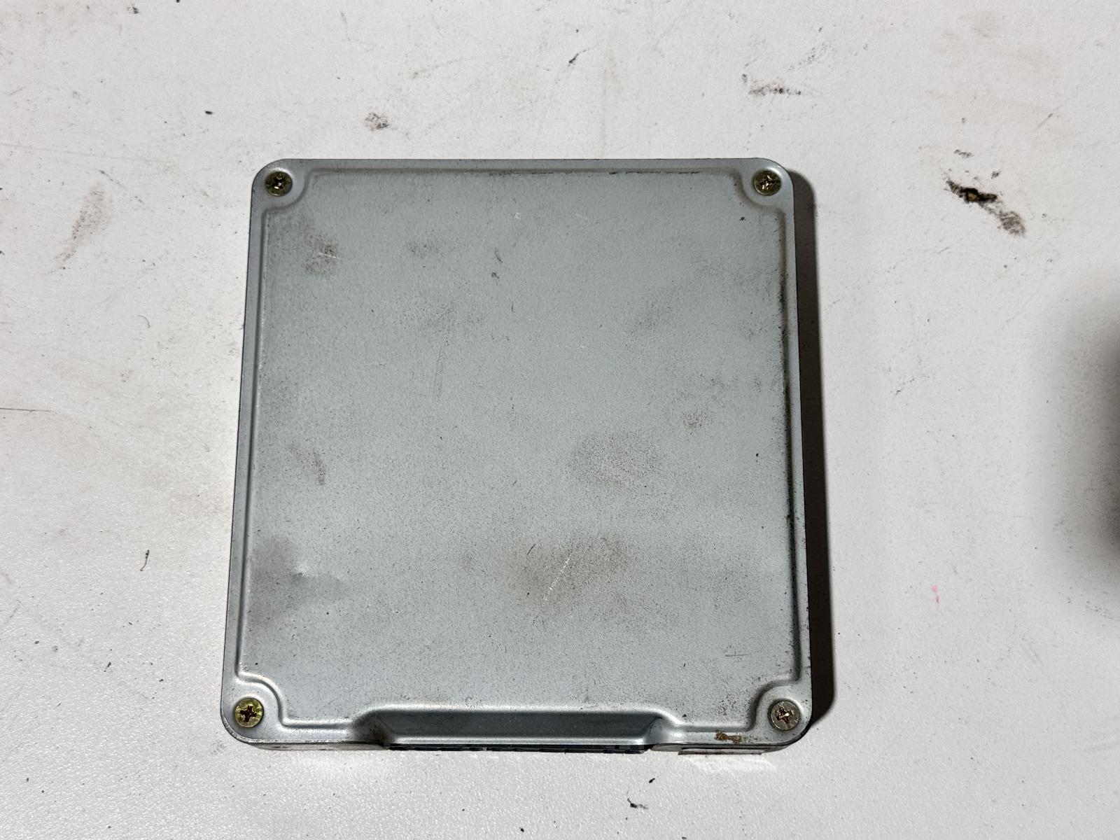 View Auto part Ecu Toyota Hiace 2001