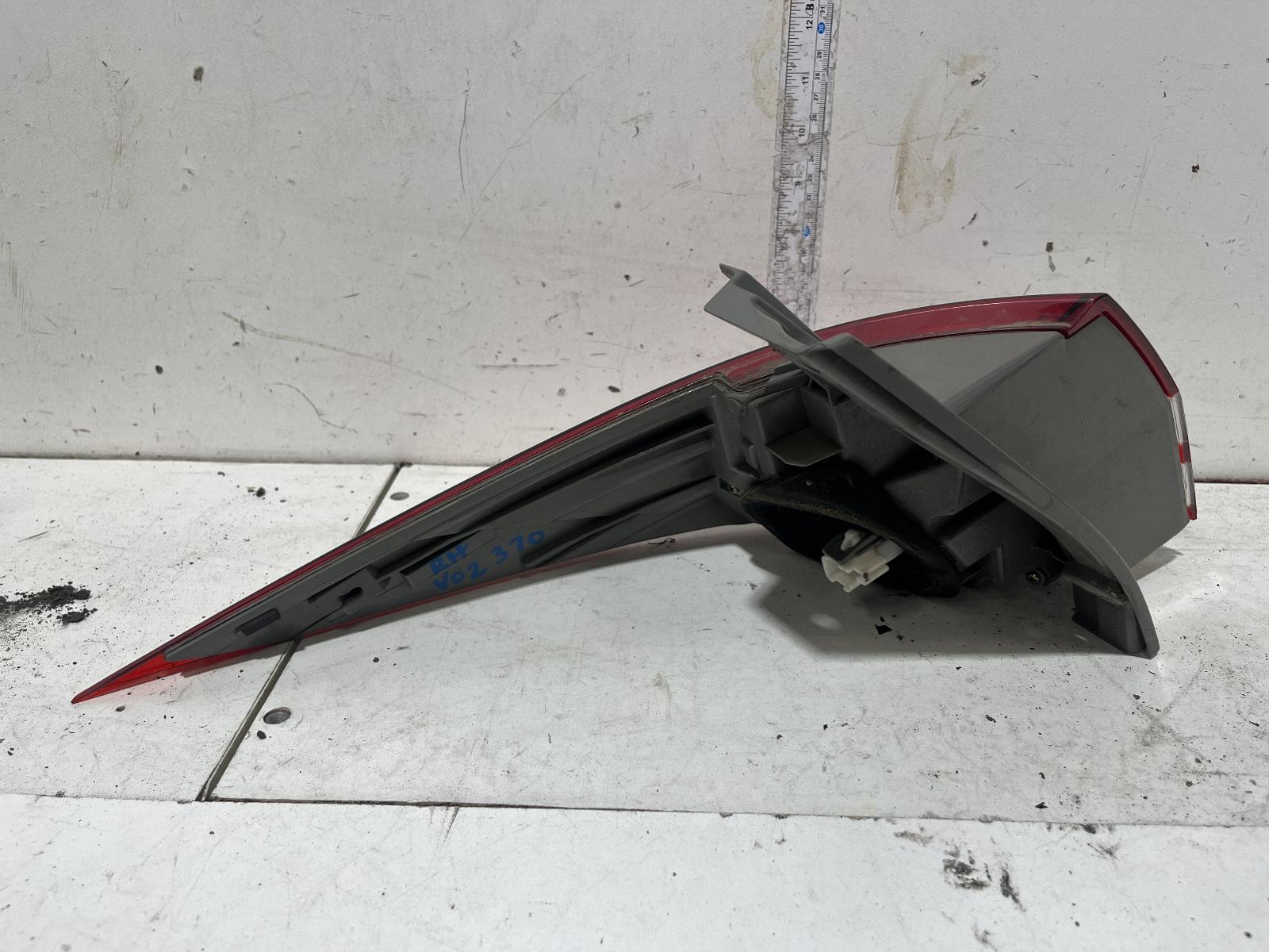 View Auto part Right Taillight Toyota Estima 2006