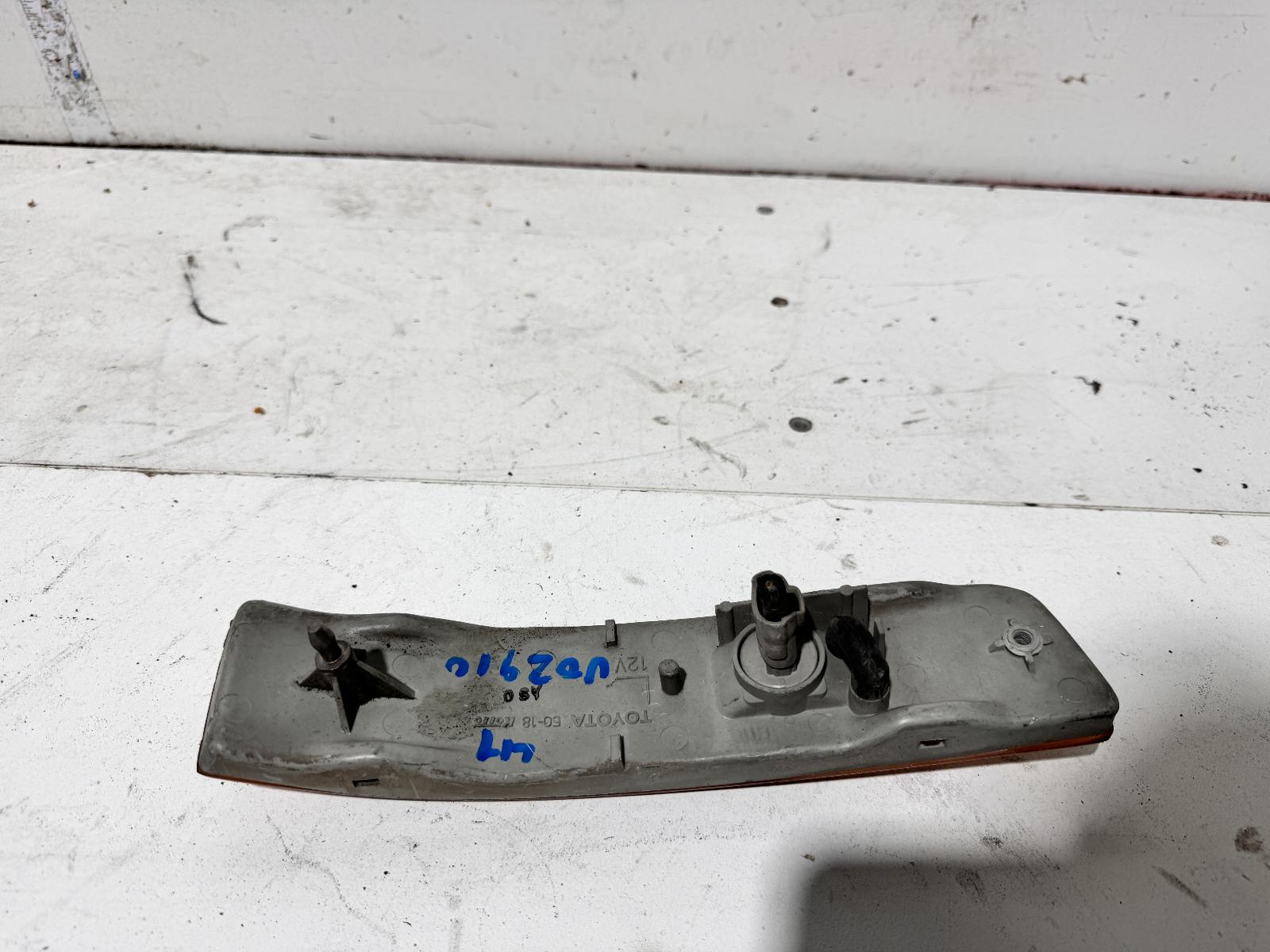 View Auto part Left Indicator/Fog/Side Lexus Ls400 1990