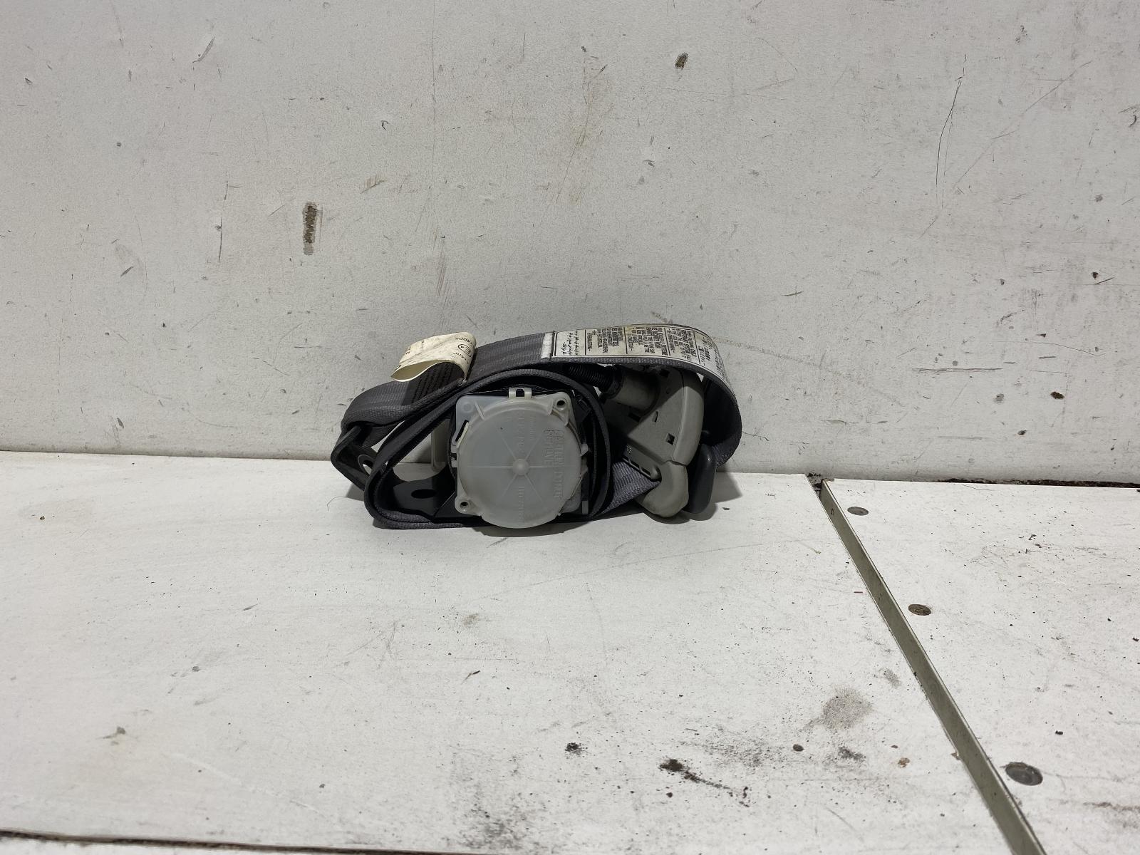 View Auto part Seatbelt/Stalk Toyota Hilux 2011