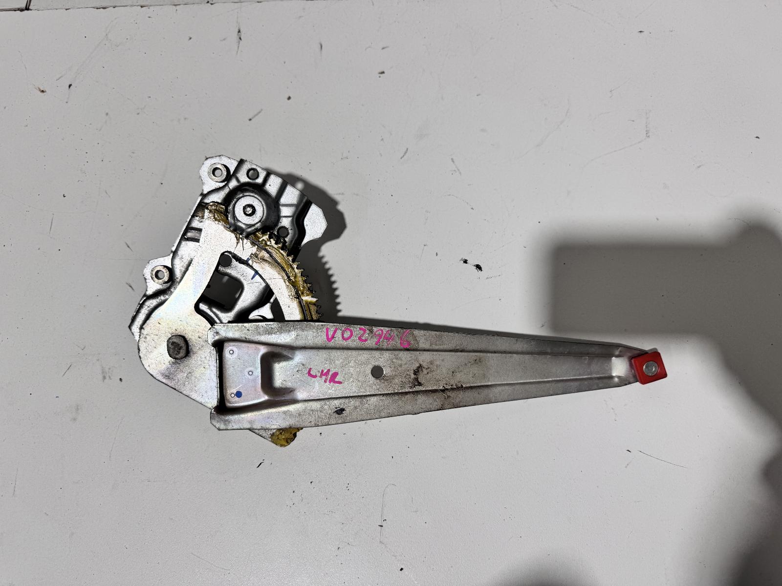 View Auto part Left Rear Wnd Reg/Motor Toyota Hilux 2011