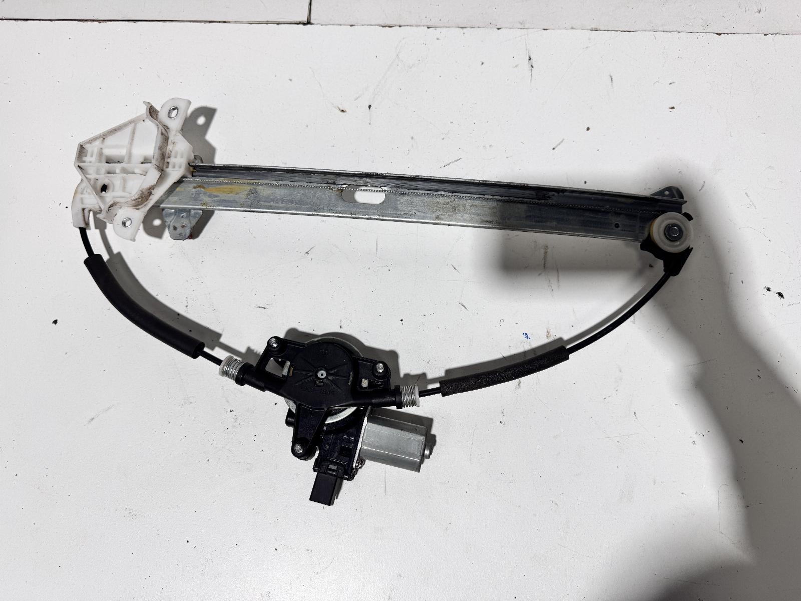 View Auto part Right Front Window Reg/Motor Mazda 3 2015