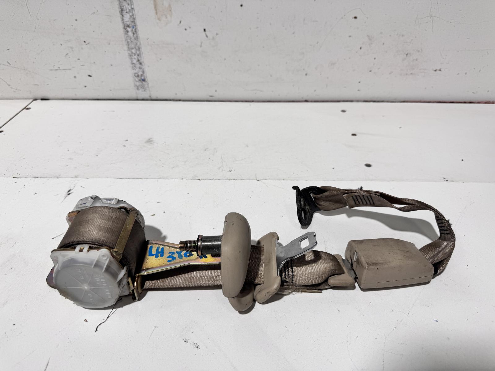 View Auto part Seatbelt/Stalk Toyota Kluger 2005