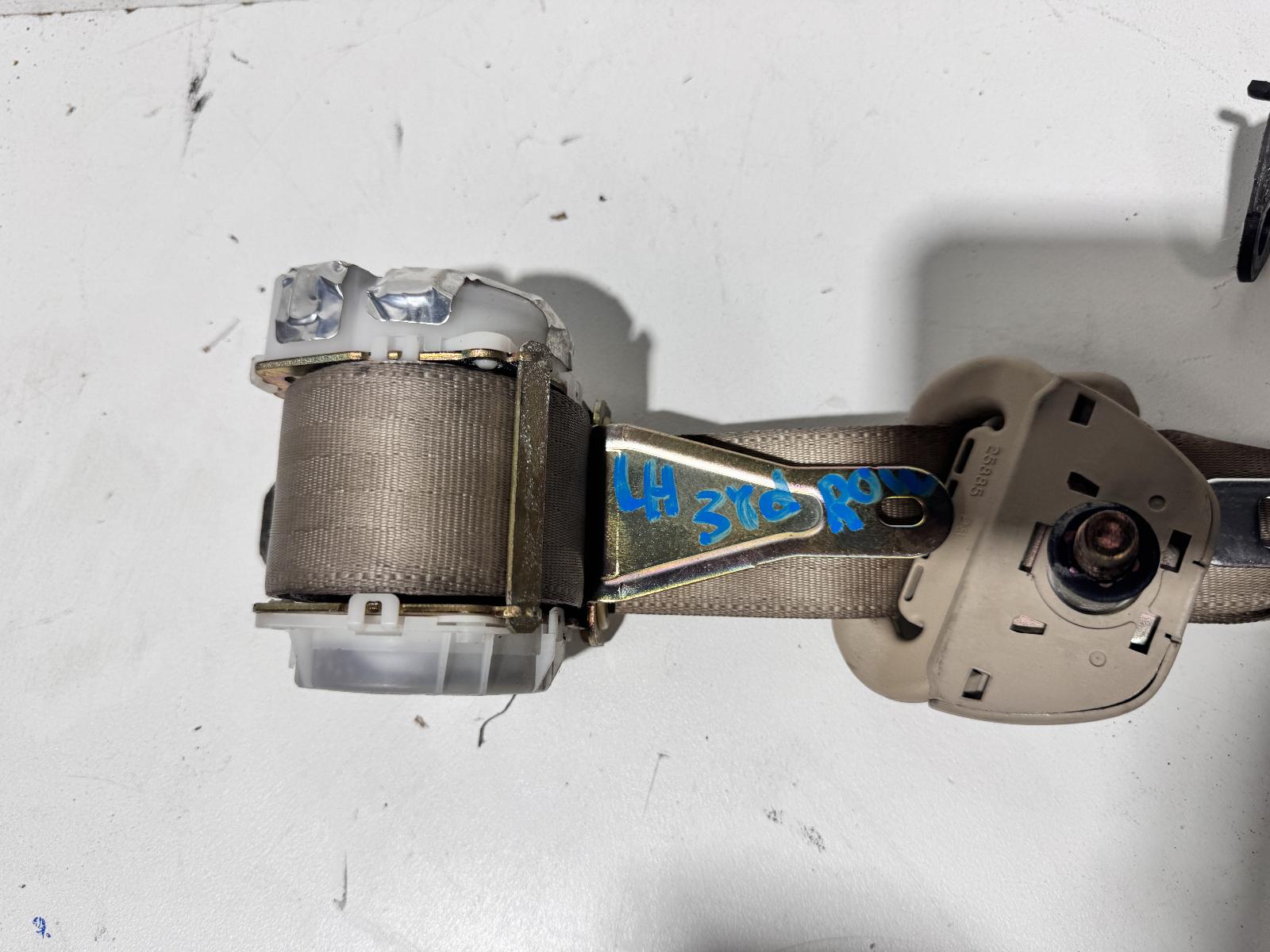 View Auto part Seatbelt/Stalk Toyota Kluger 2005