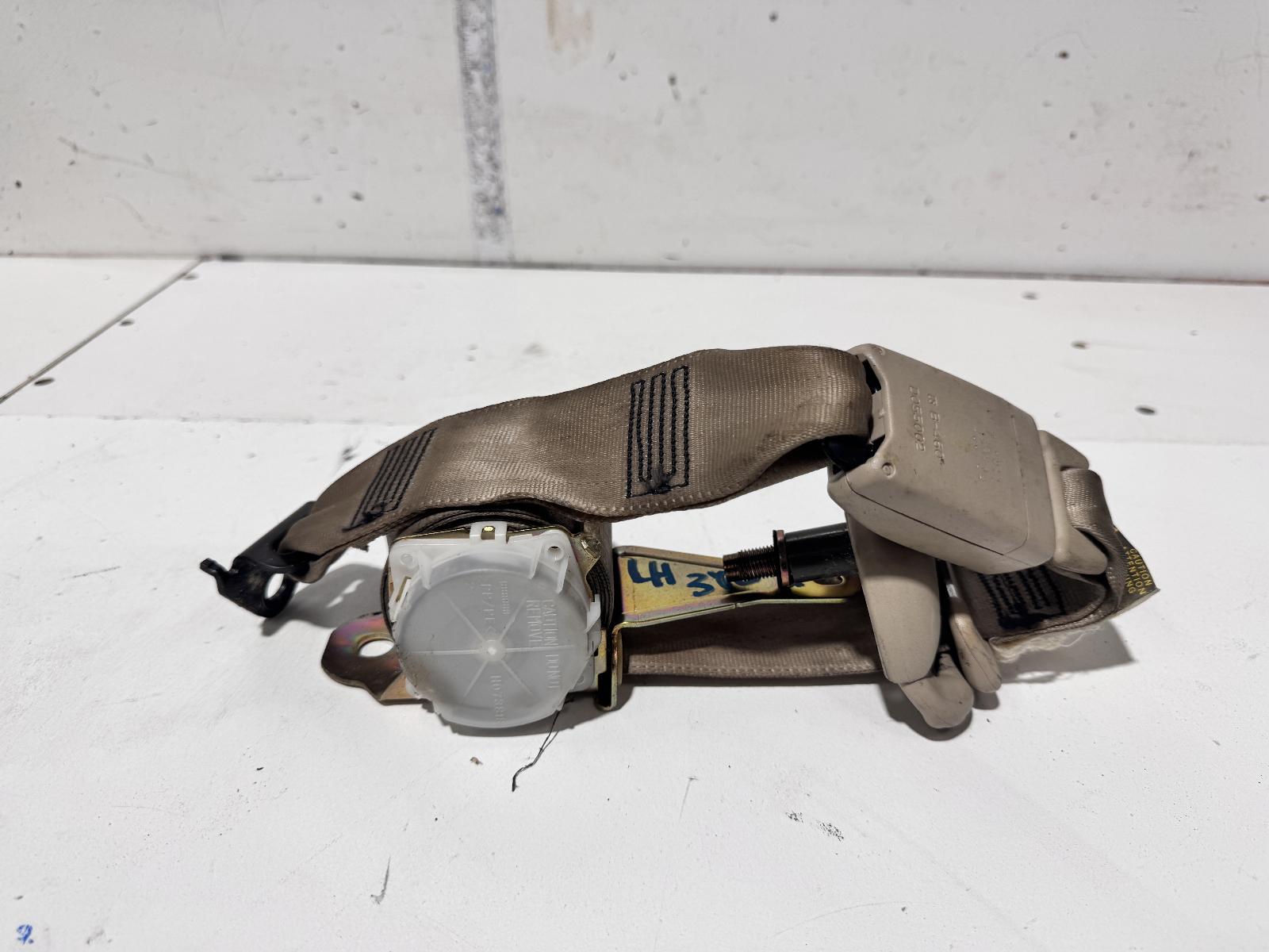View Auto part Seatbelt/Stalk Toyota Kluger 2005