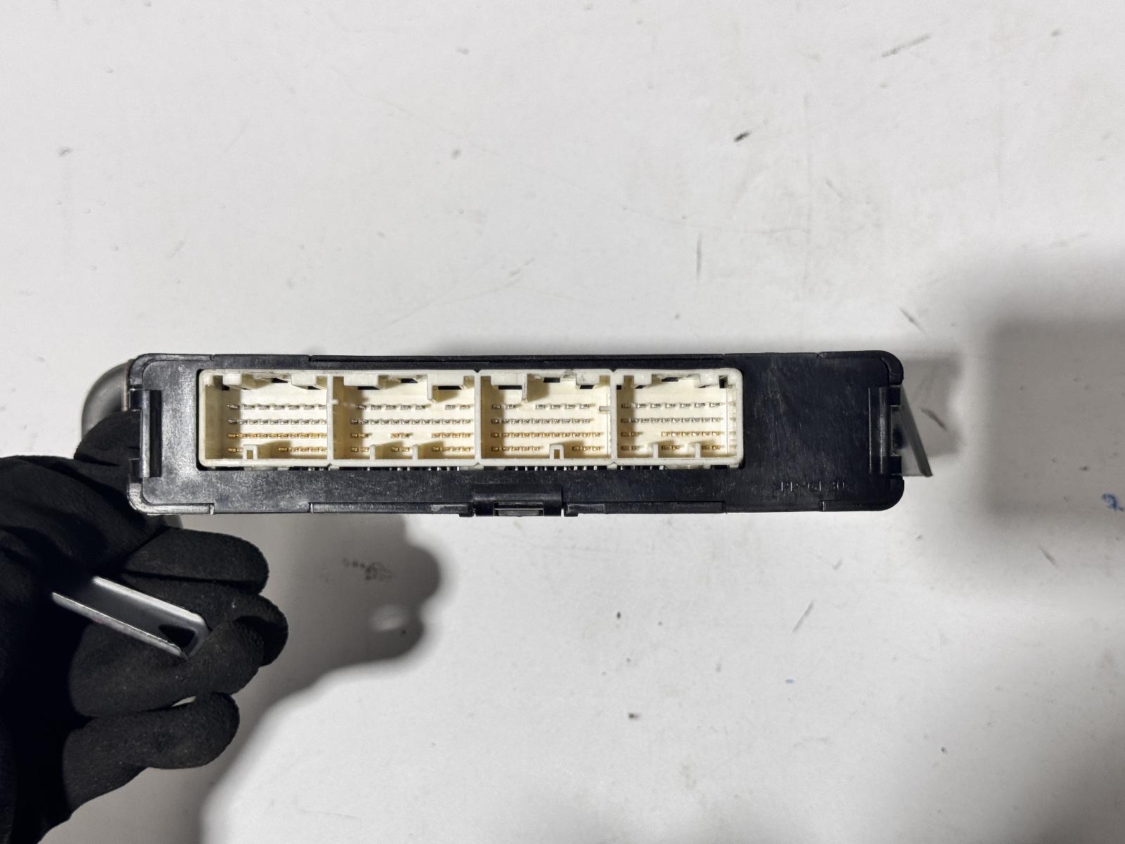 View Auto part Ecu Toyota Hilux 2011