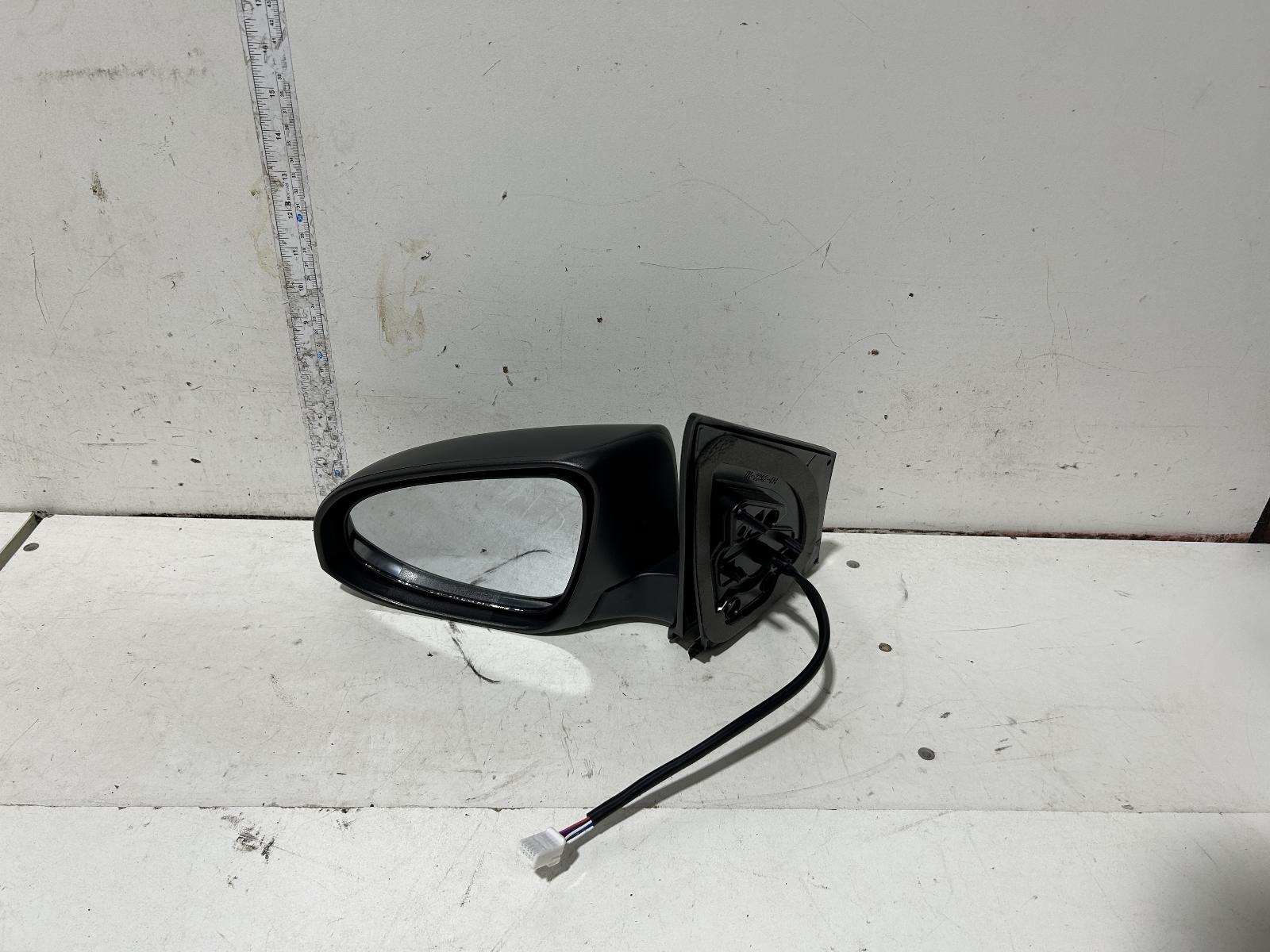 View Auto part Left Door Mirror Toyota Corolla 2017