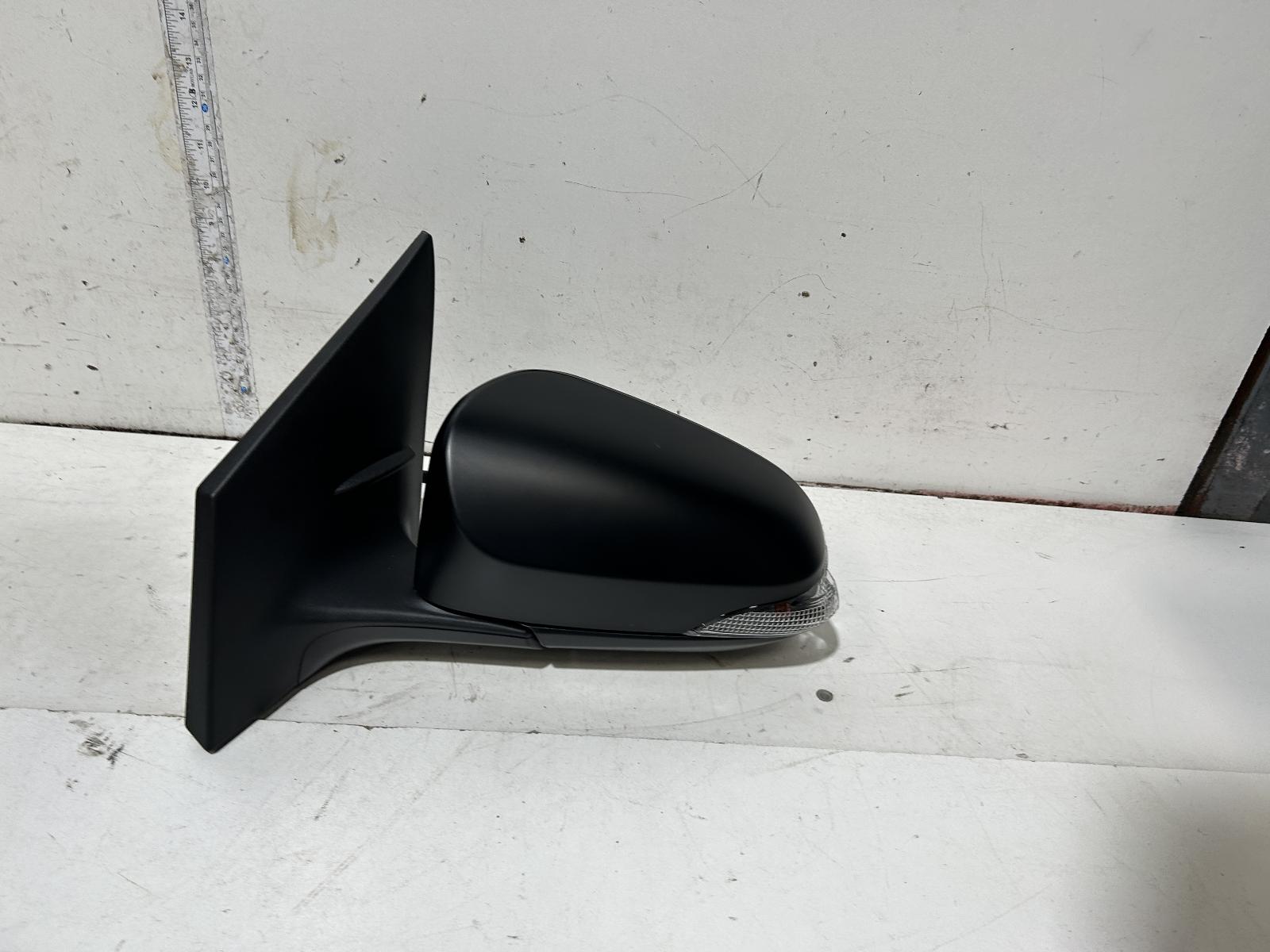 View Auto part Left Door Mirror Toyota Corolla 2017