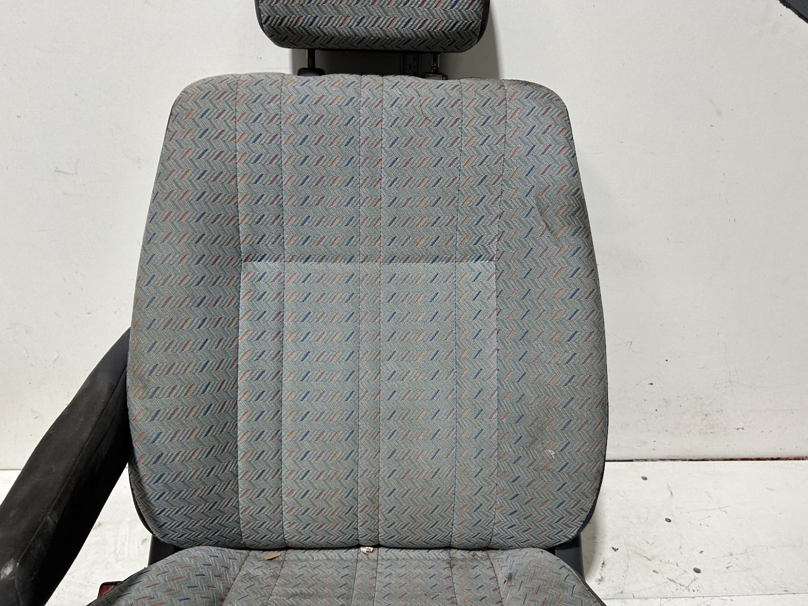 View Auto part Front Seat Toyota Hiace 2001