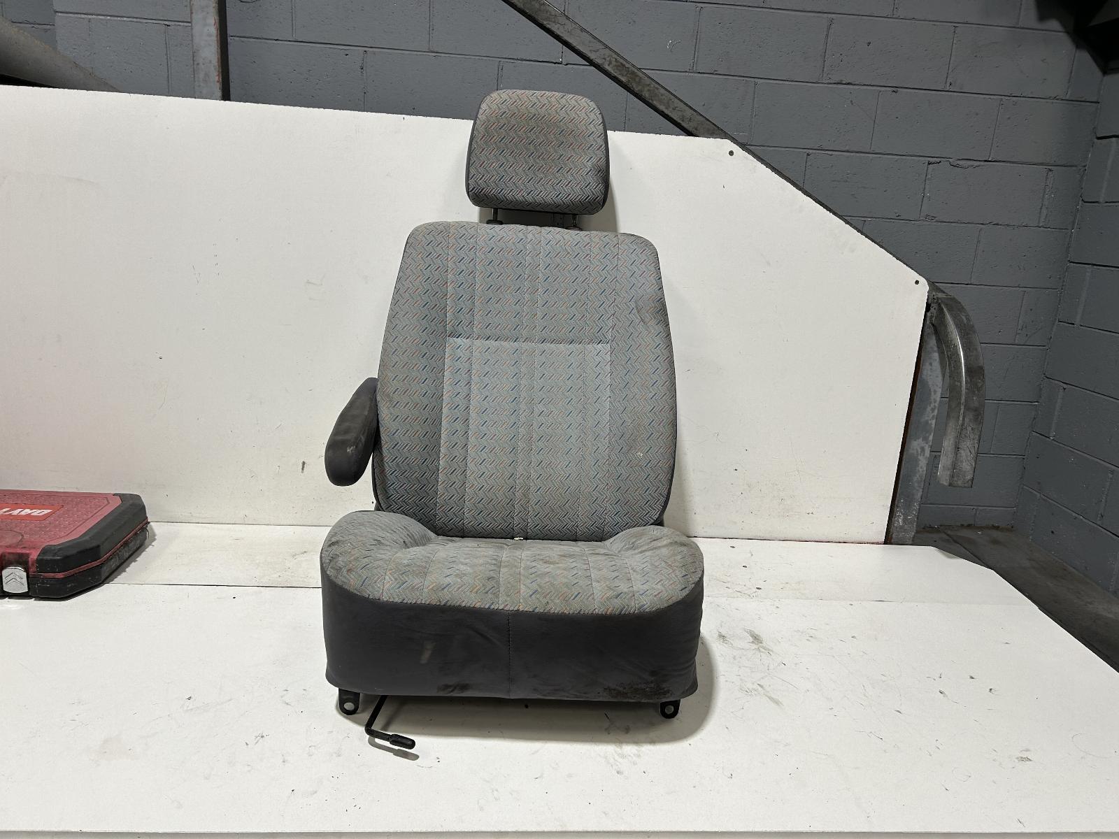 View Auto part Front Seat Toyota Hiace 2001