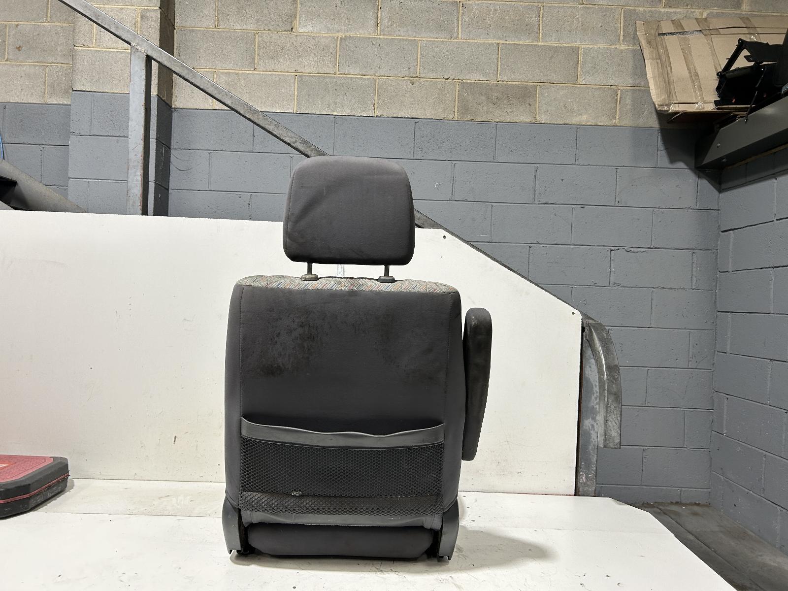 View Auto part Front Seat Toyota Hiace 2001