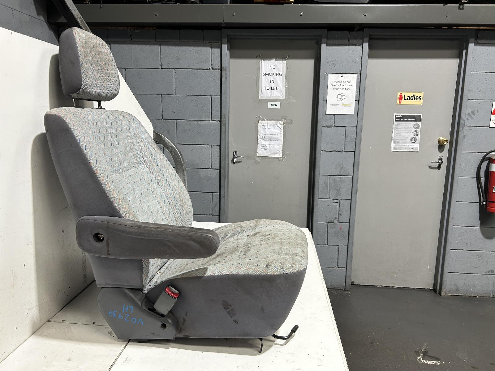 View Auto part Front Seat Toyota Hiace 2001