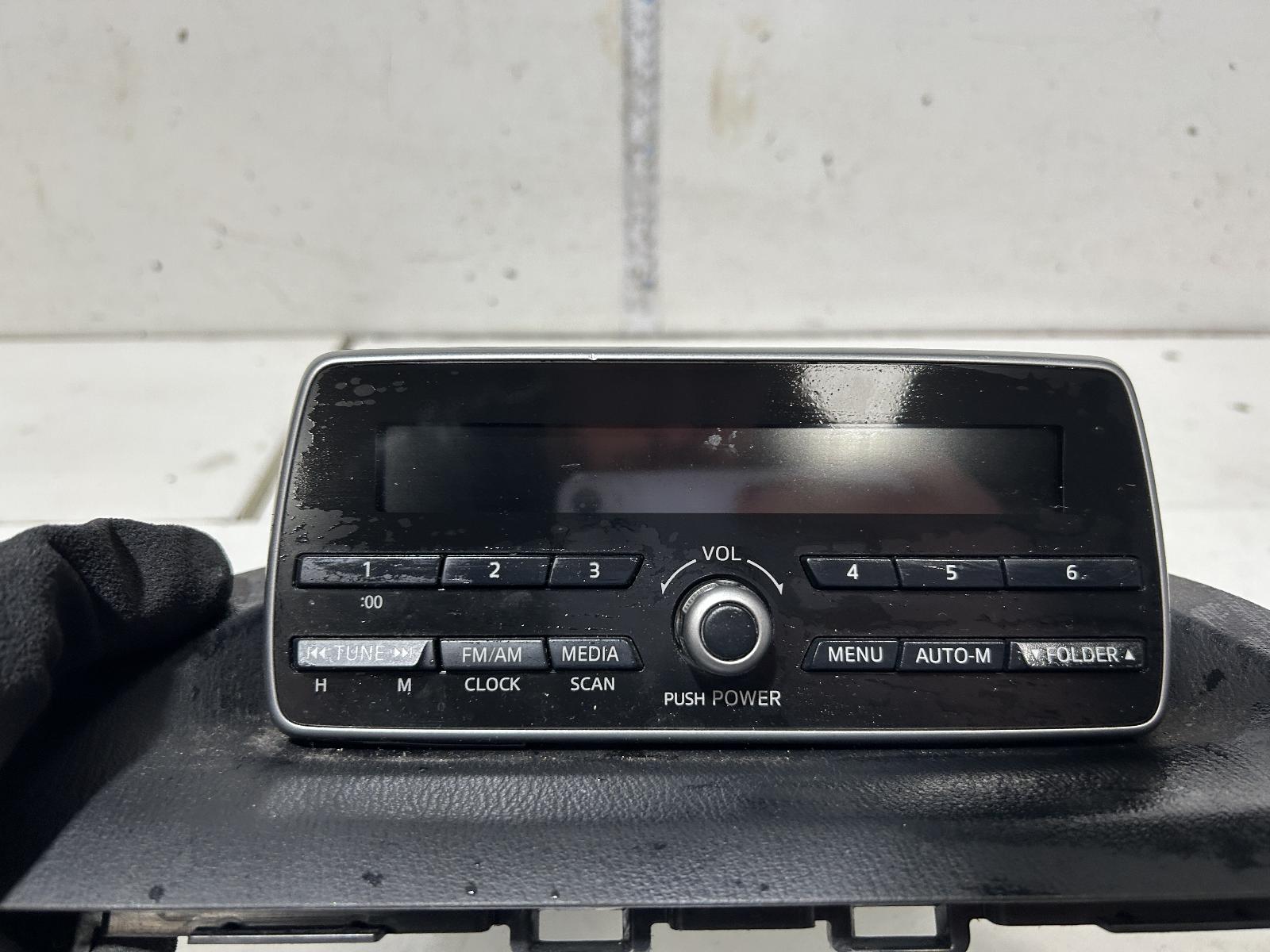 View Auto part Radio/Cd/Dvd/Sat/Tv Mazda 3 2015