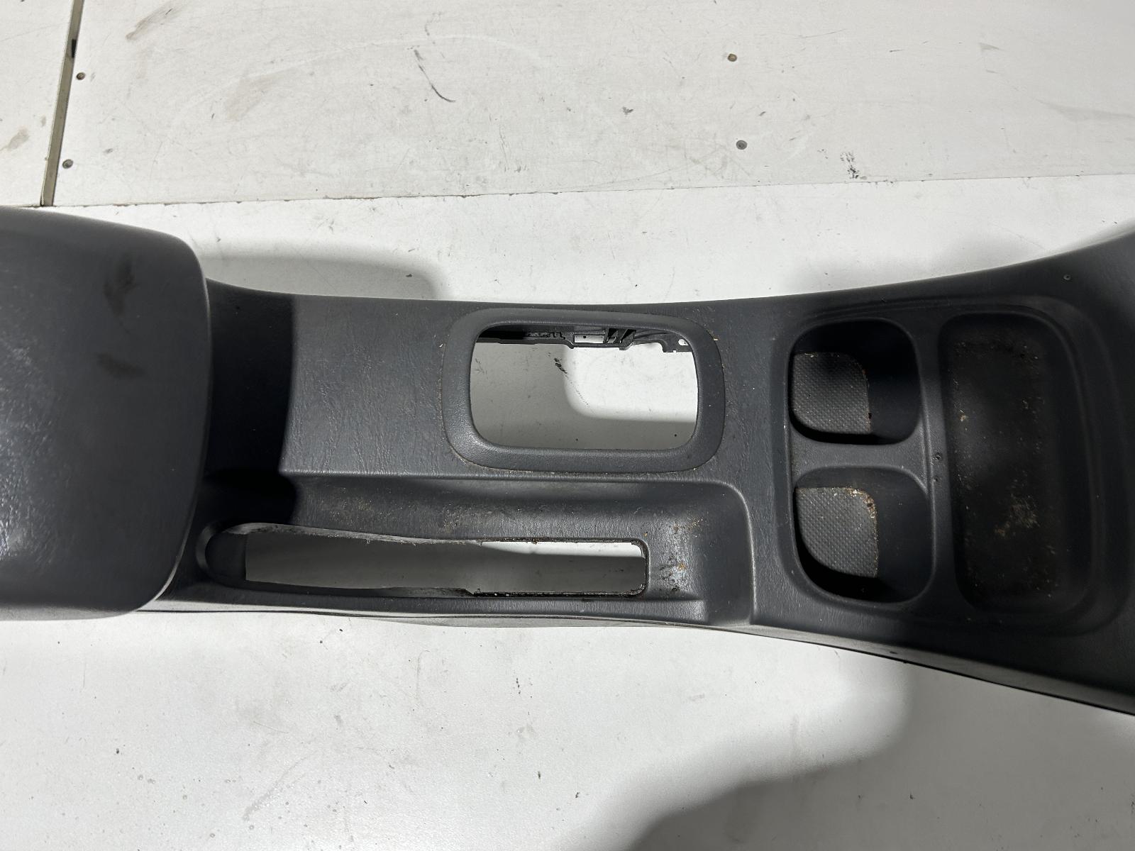 View Auto part Console Toyota Hilux 2011