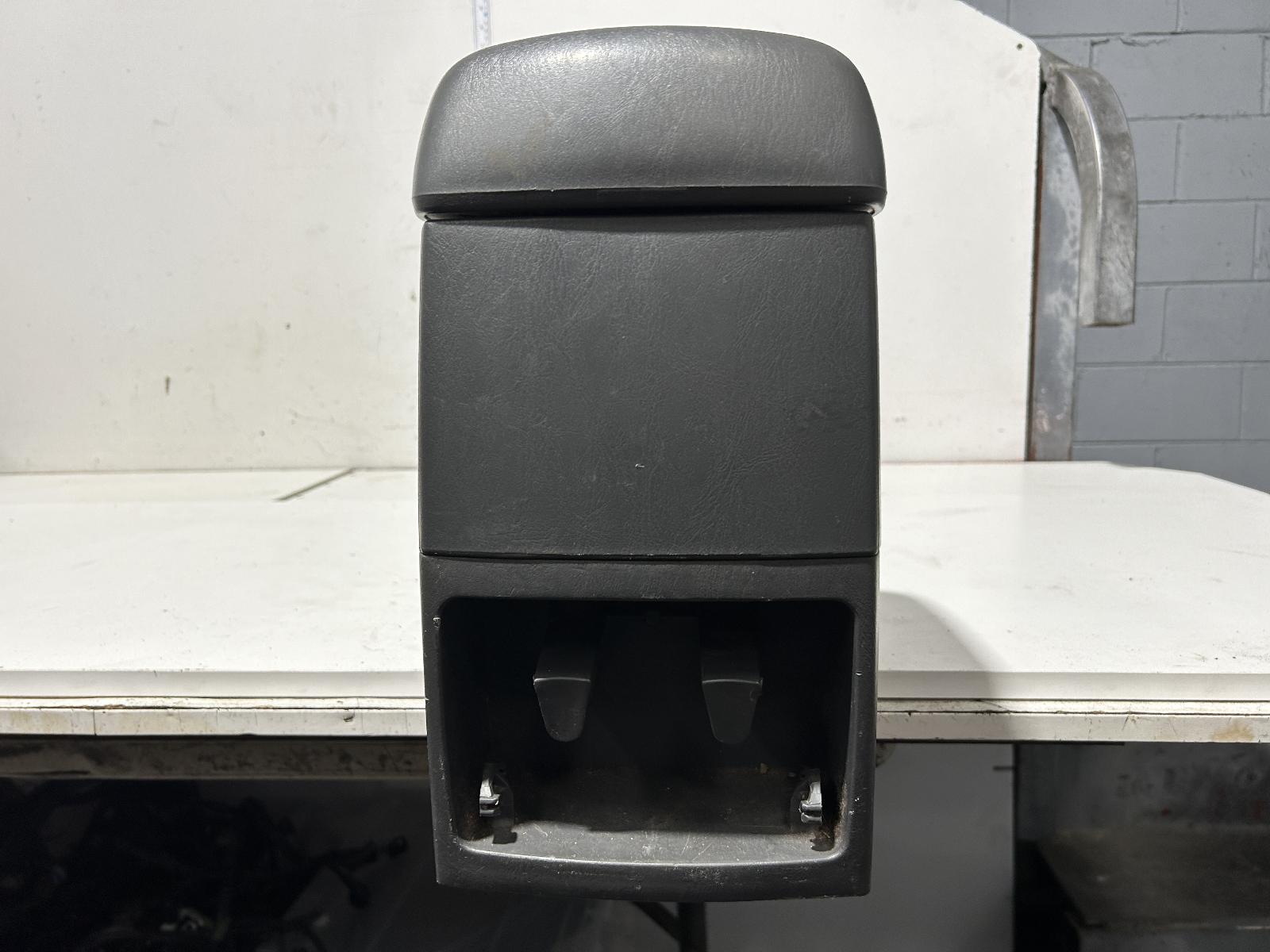 View Auto part Console Toyota Hilux 2011