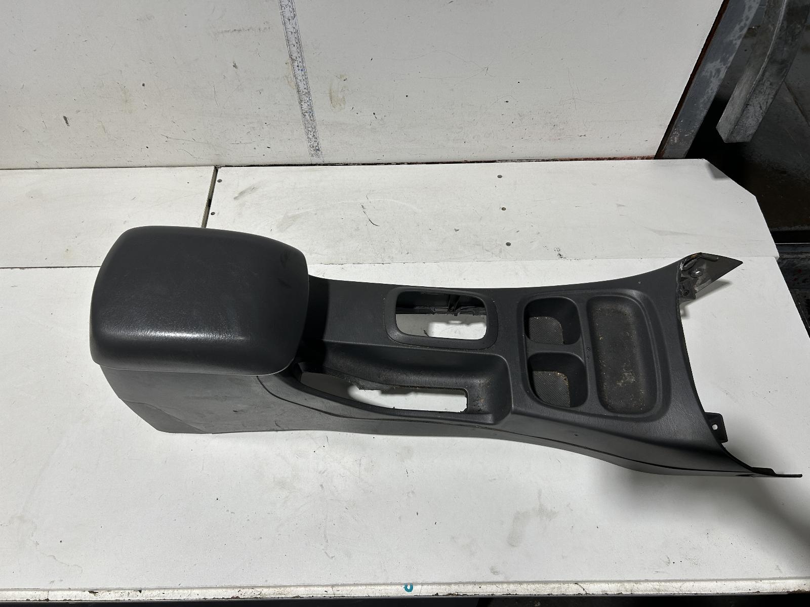View Auto part Console Toyota Hilux 2011