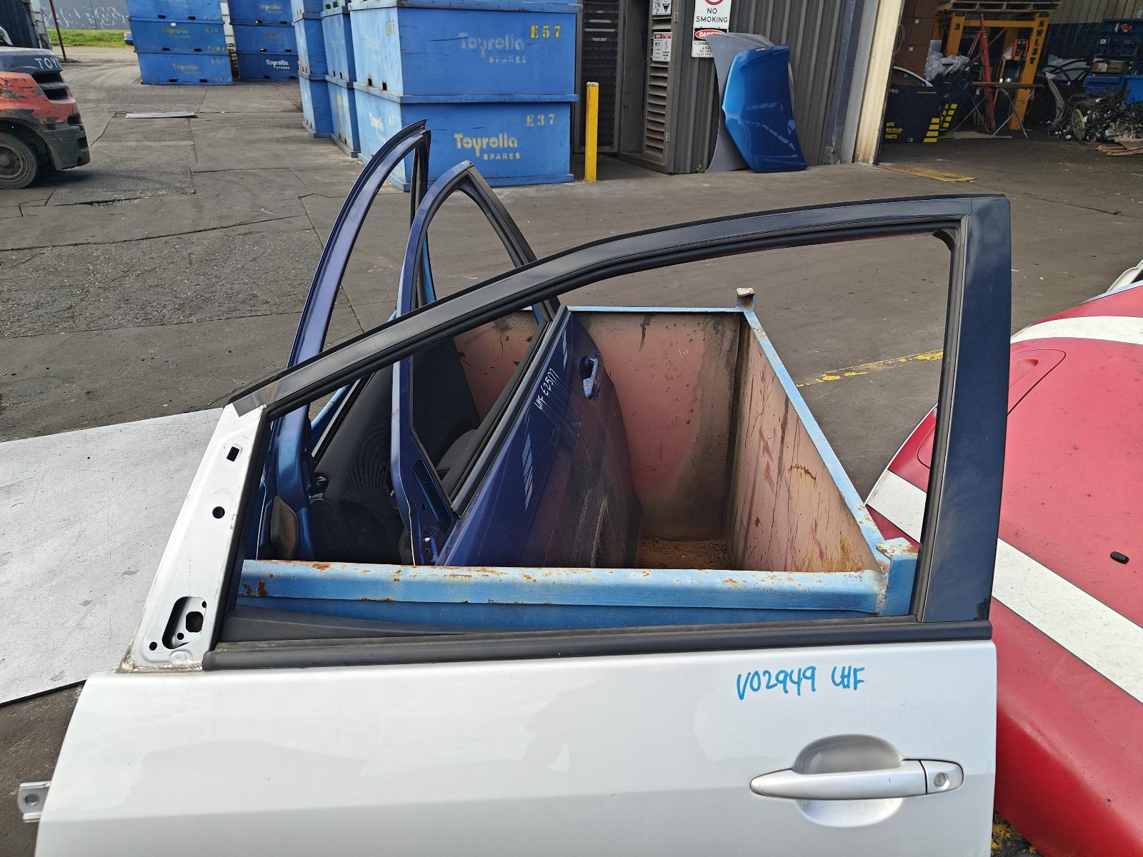 View Auto part Left Front Door Window Toyota Tarago 2014