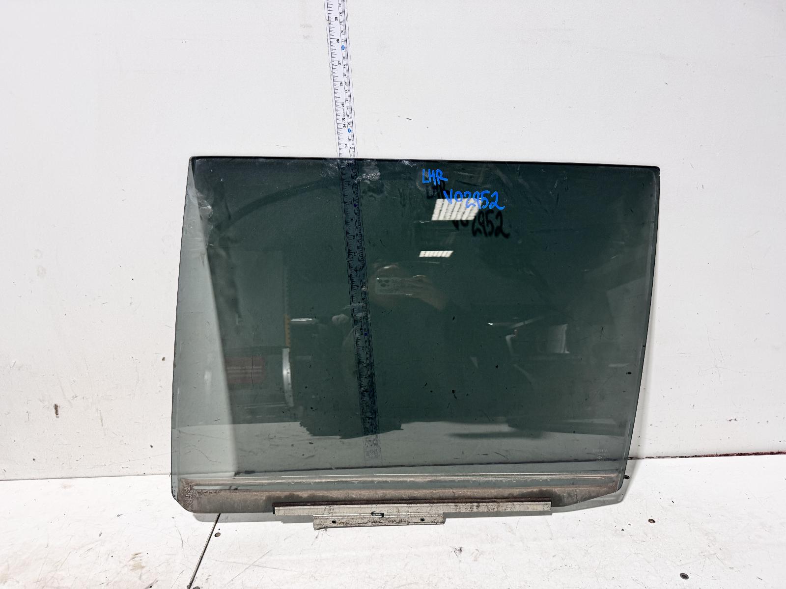 View Auto part Left Rear Door Window Toyota Kluger 2005
