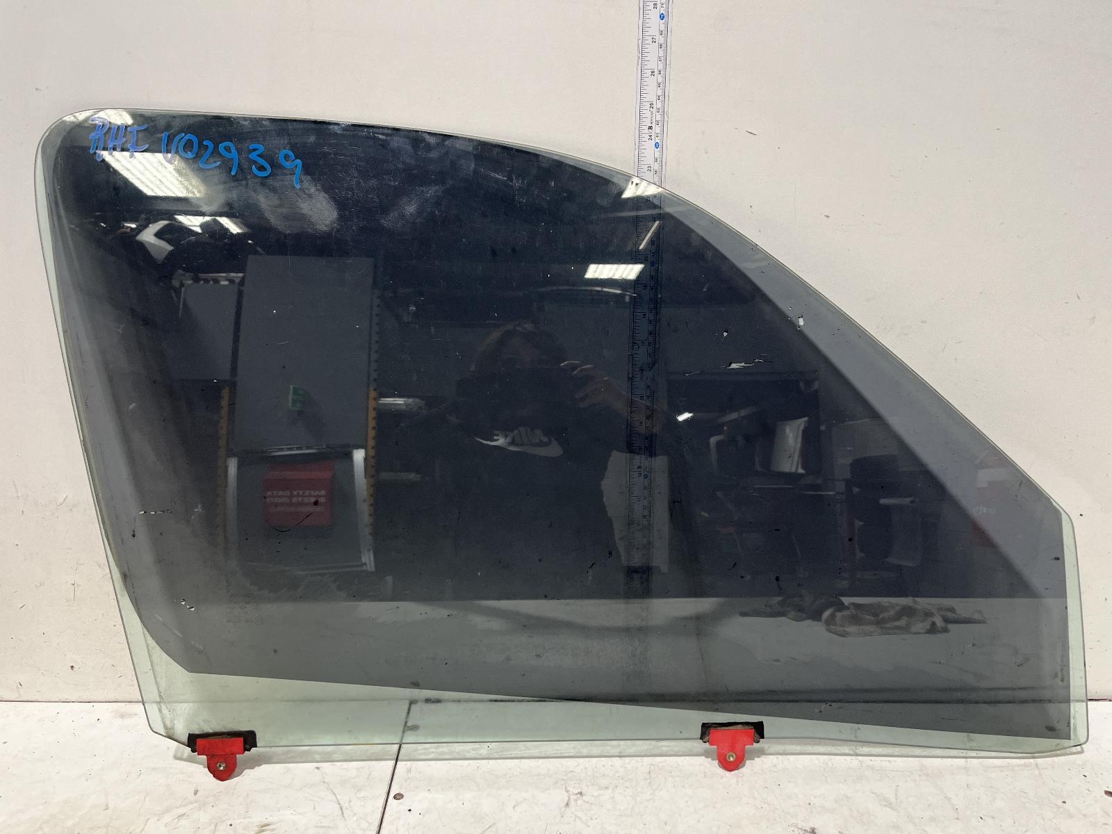 View Auto part Right Front Door Window Toyota Hiace 2001
