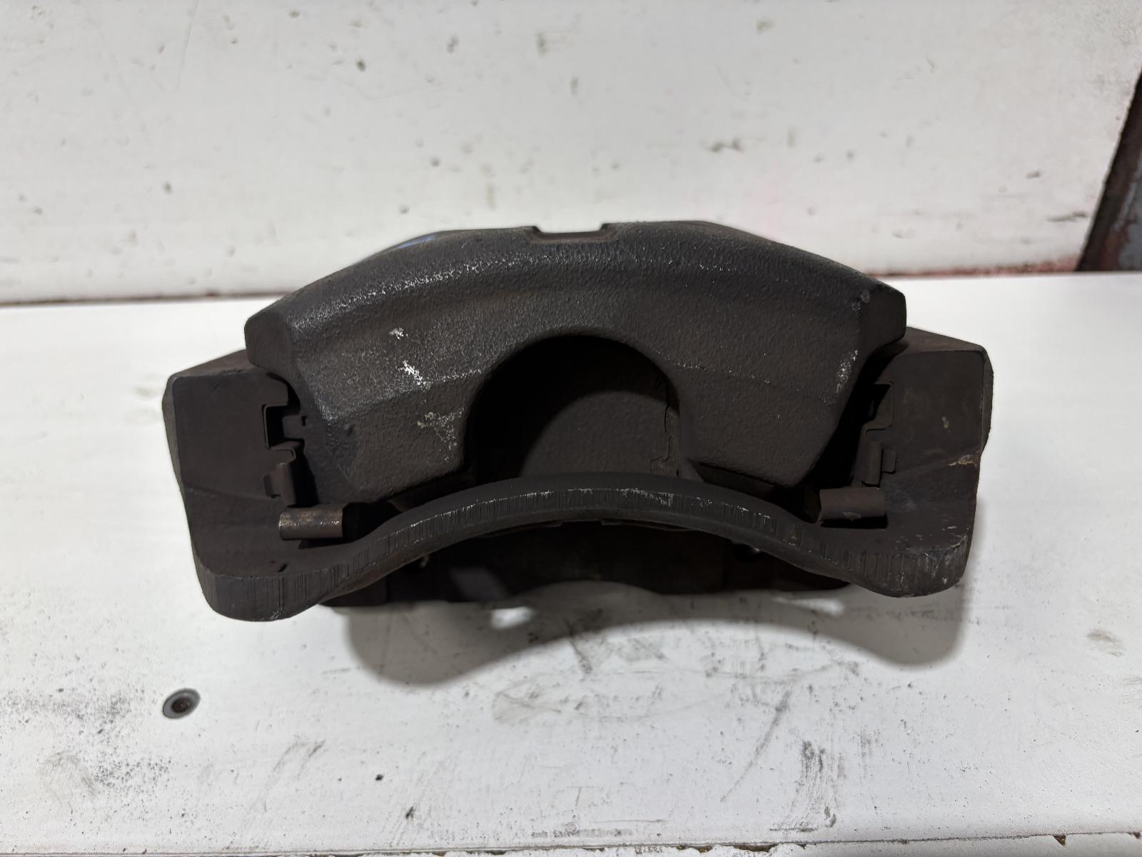 View Auto part Caliper Toyota Hilux 2011