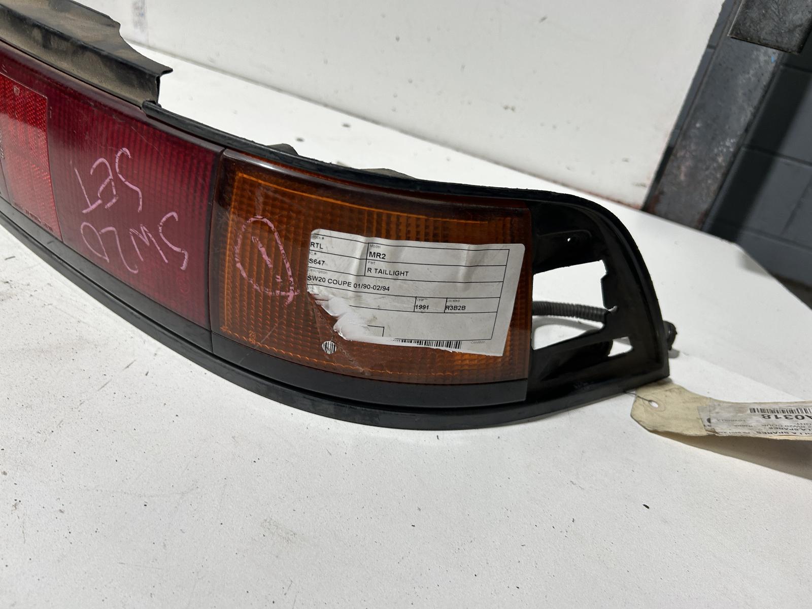 View Auto part Right Taillight Toyota Mr2 1991