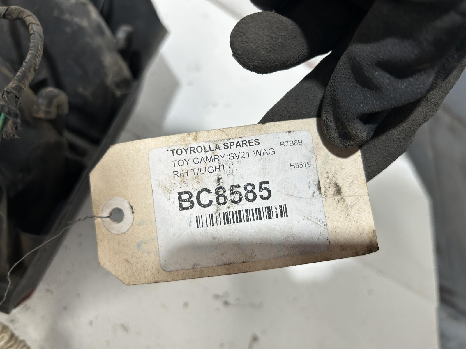 View Auto part Right Taillight Toyota Camry 1990