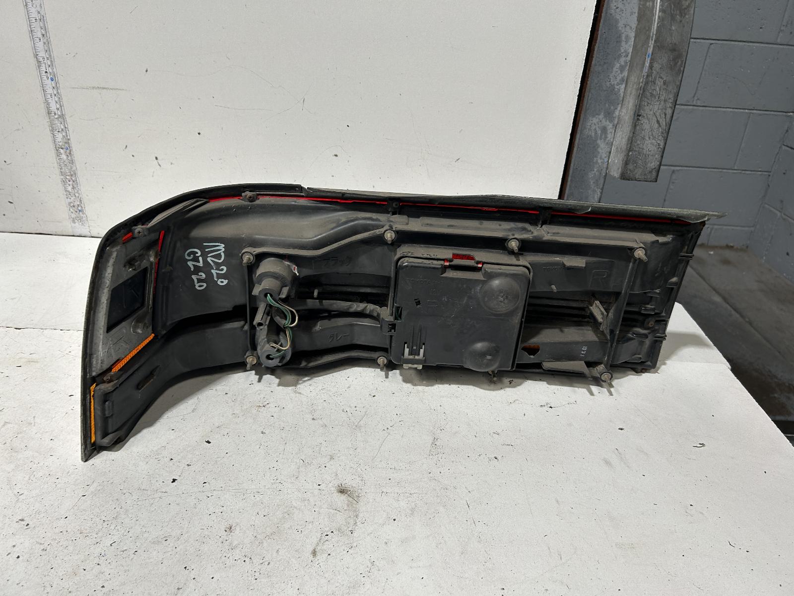 View Auto part Right Taillight Toyota Soarer 1987