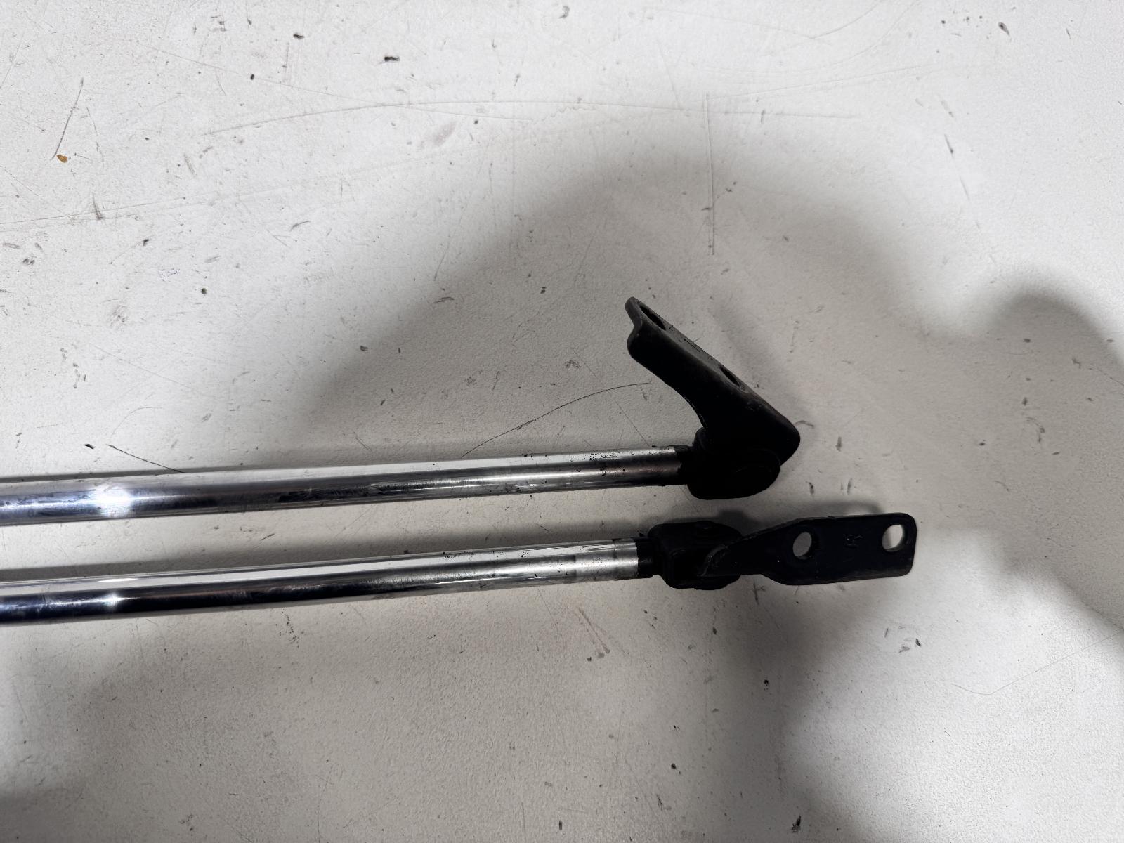 View Auto part Hatch Strut Toyota Hiace 2003