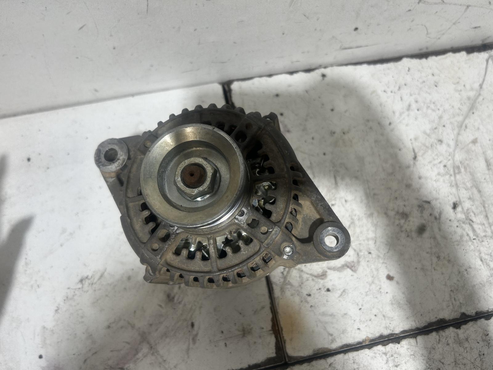View Auto part Alternator Toyota Hilux 2004