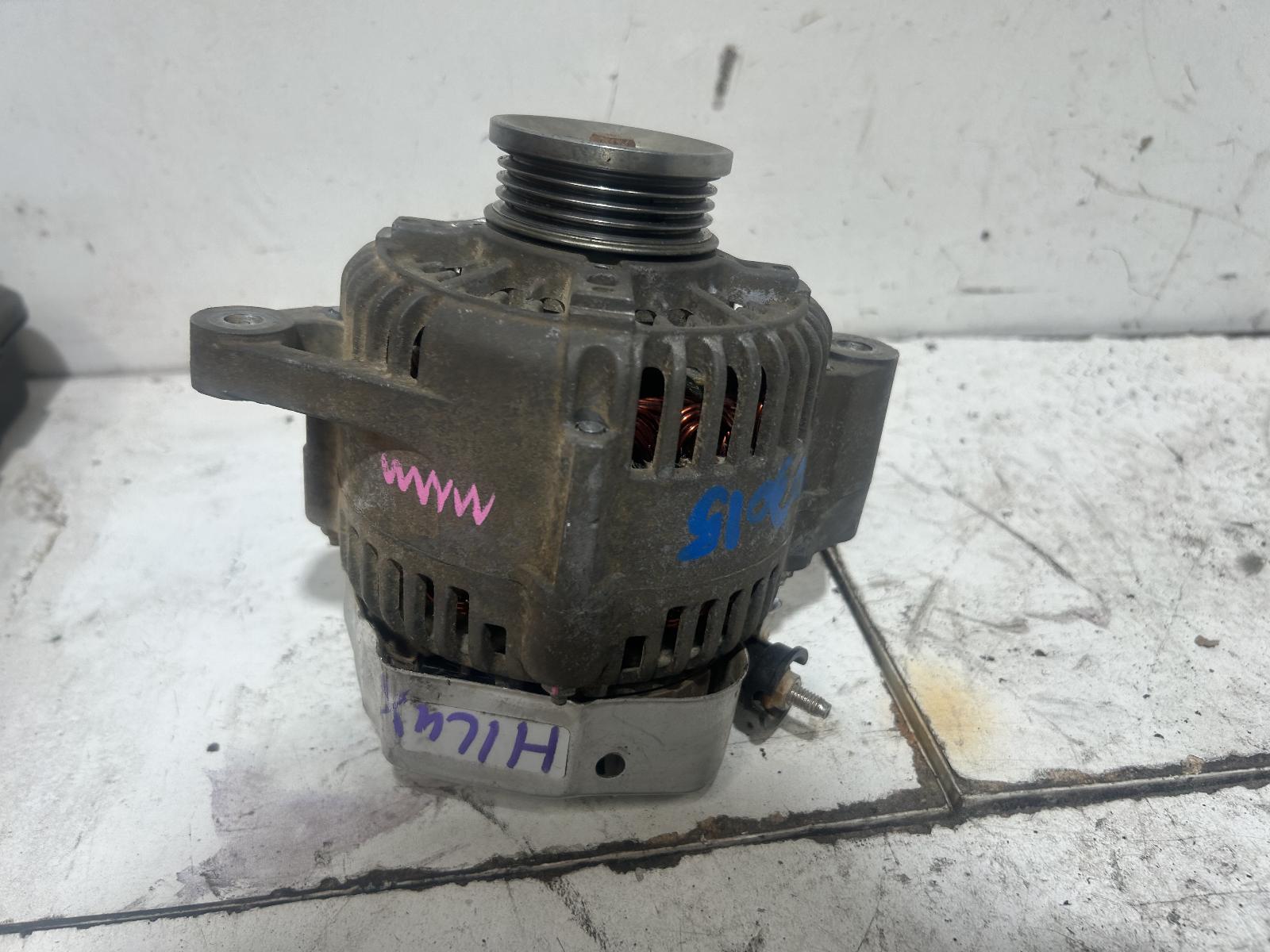 View Auto part Alternator Toyota Hilux 2004