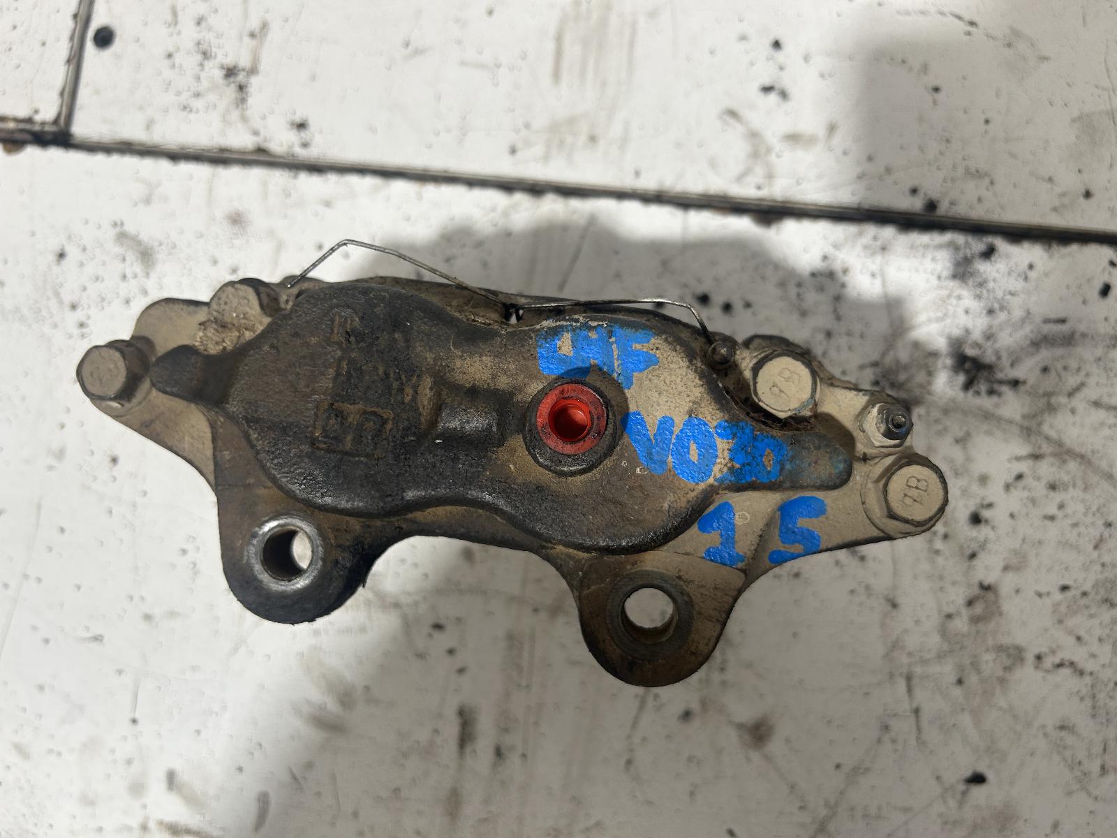View Auto part Caliper Toyota Hilux 2004