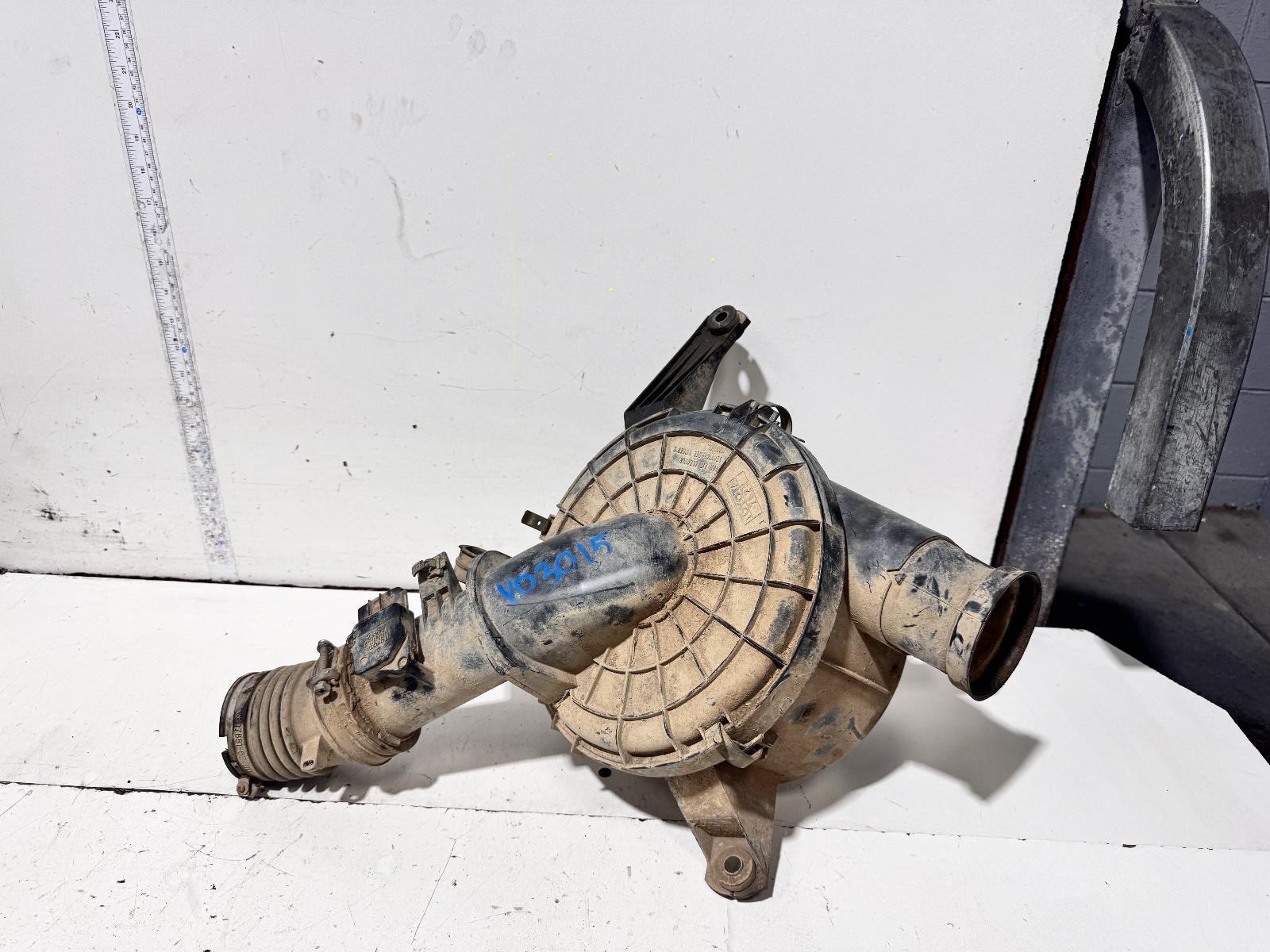 View Auto part Air Cleaner/Box Toyota Hilux 2004